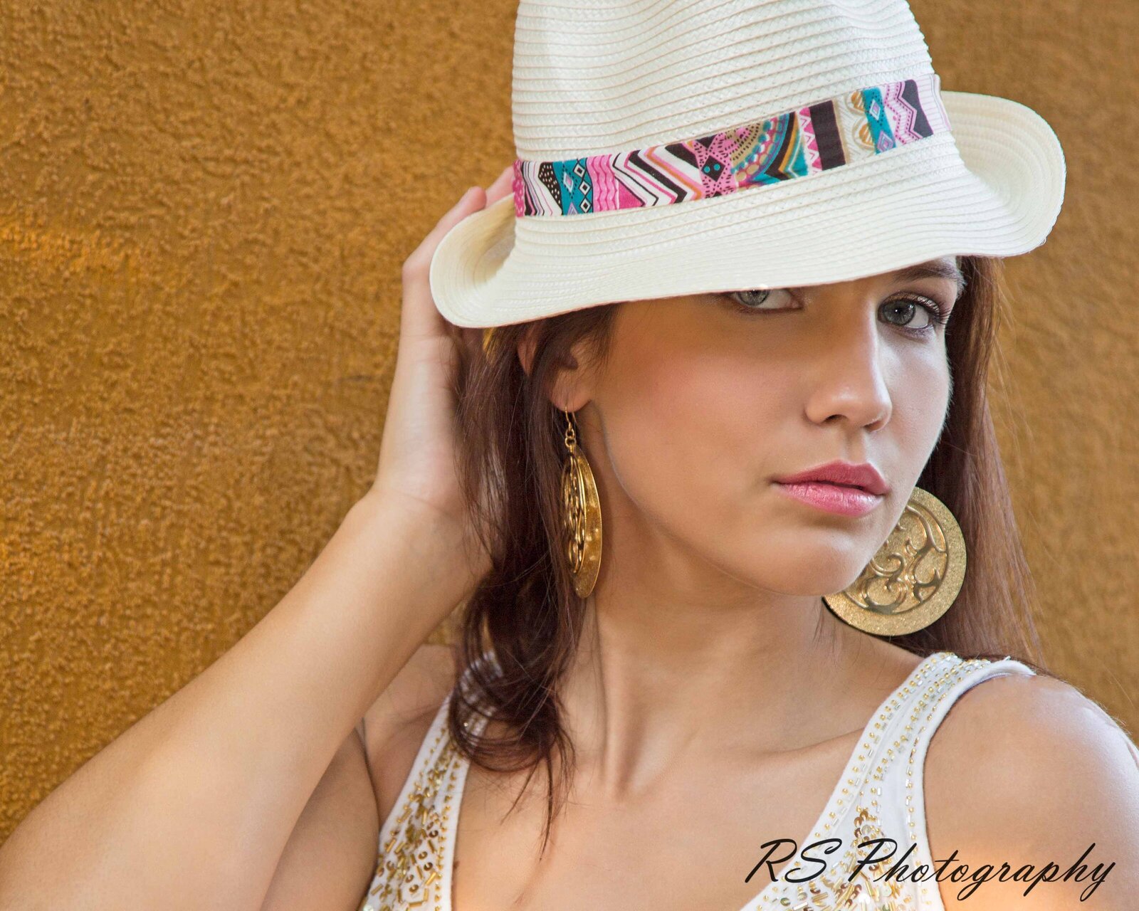 Senior Girl photo shoot with senior wearing hat with Ron Schroll Photography in Davidson, NC