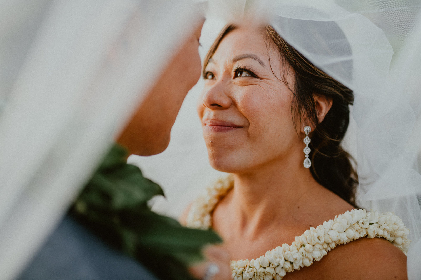 erin-halley-wedding-lanikuhonua-four-seasons-oahu-hawaii-chelsea-abril-photography-2584