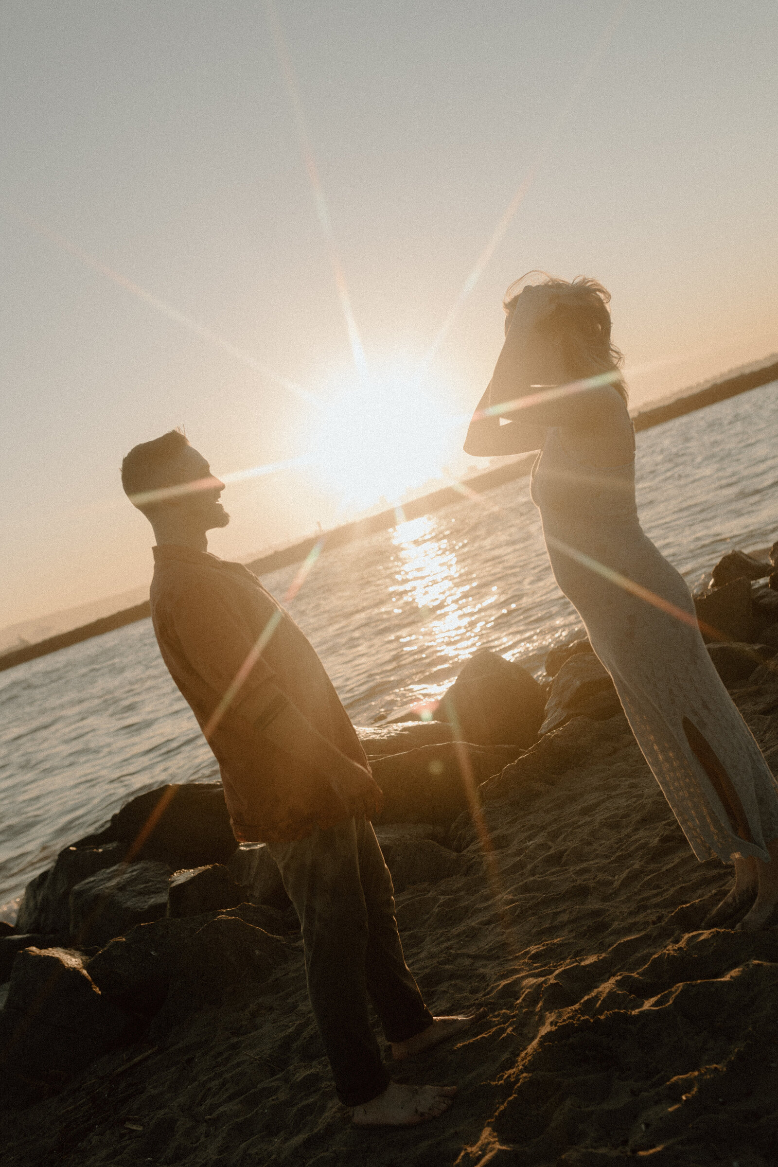 southerncaliforniacouplebeachphotoshoot-69
