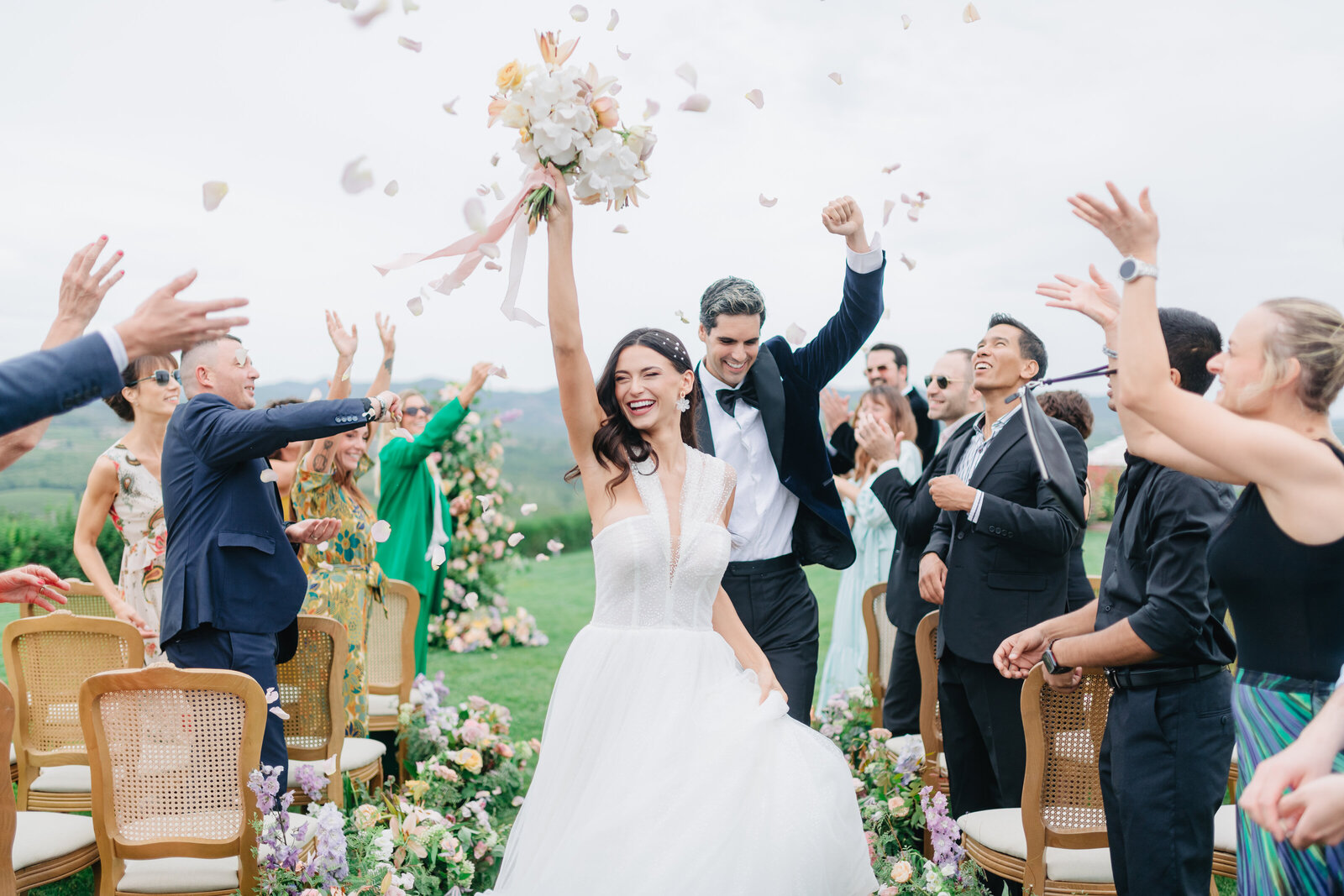 MorganeBallPhotography-Wedding-Tuscany-TheClubHouse-LovelyInstants-03-WeddingCeremony-atmosphere-hq-138-4168