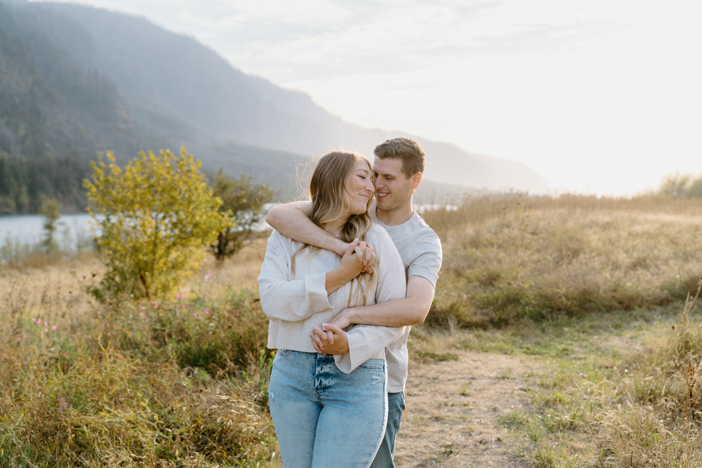 columbia-gorge-engagement-KJ