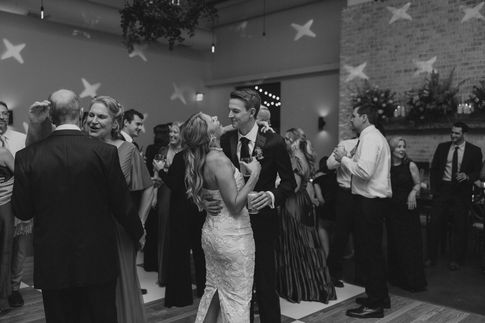 the=maxwell-wedding-raleigh-nc-caroline-greg-1238