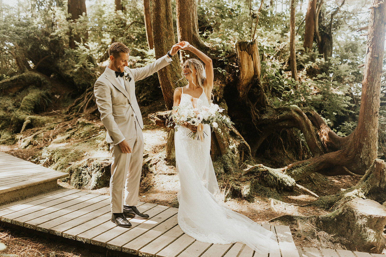 kaylyn-mclachlan-tofino-ucluelet-wedding-photographer-tin-wis-mackenzie-beach-wedding-taylor+brandon-9972