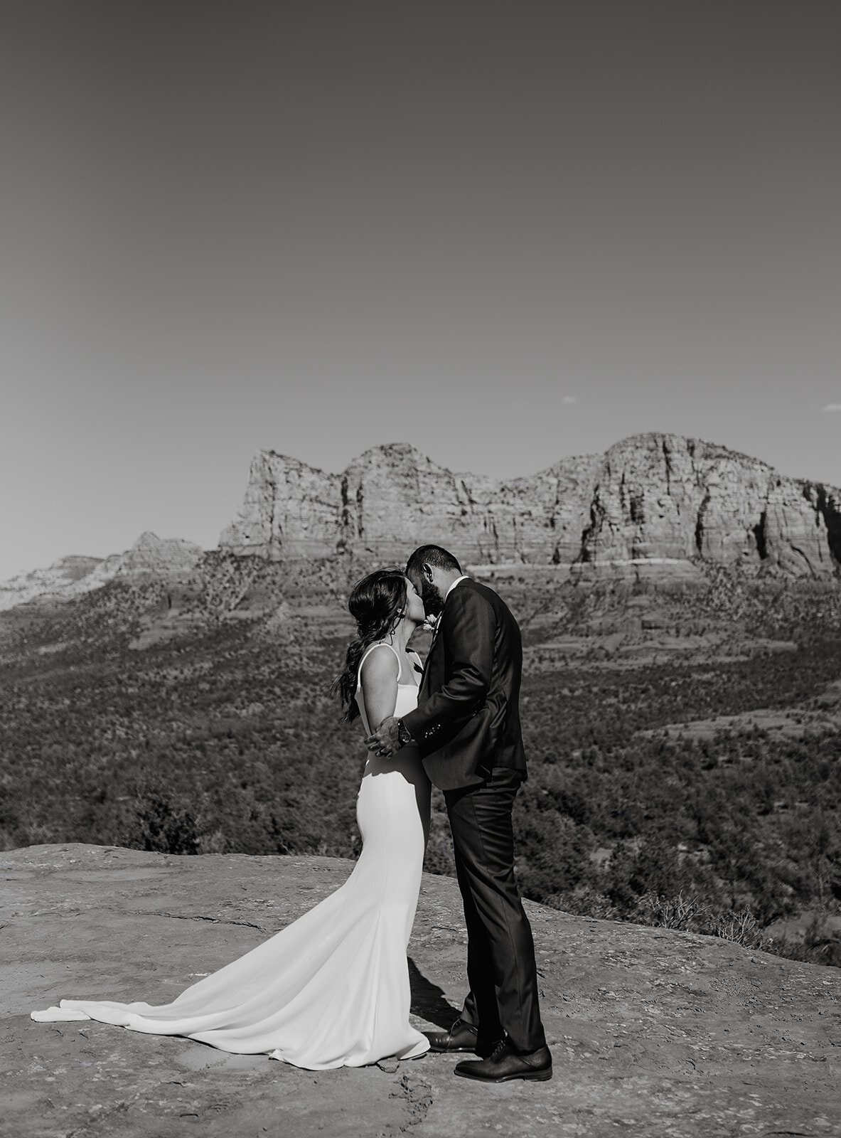 Linda&Junaid_Sedona-Elopement-Photographer_Samantha-Rose-Photography_Preview_-30