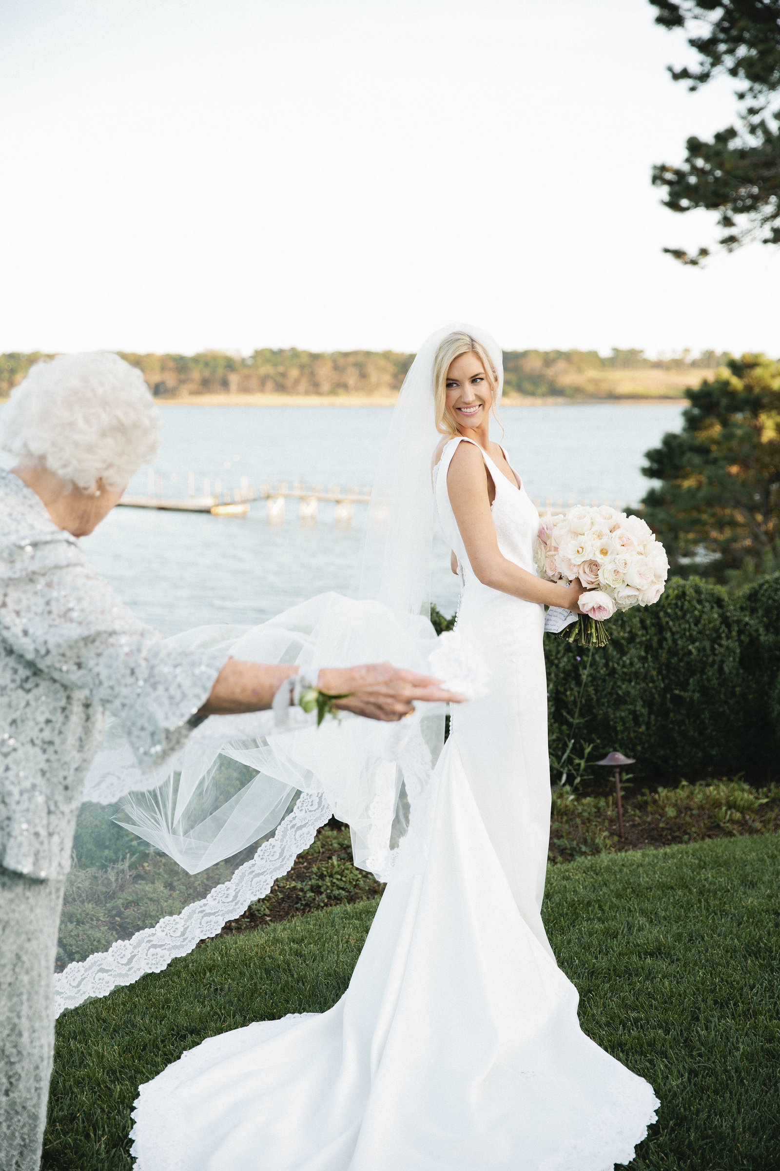 The Bachelor s Whitney Bischoff s Southern Charming Wedding At