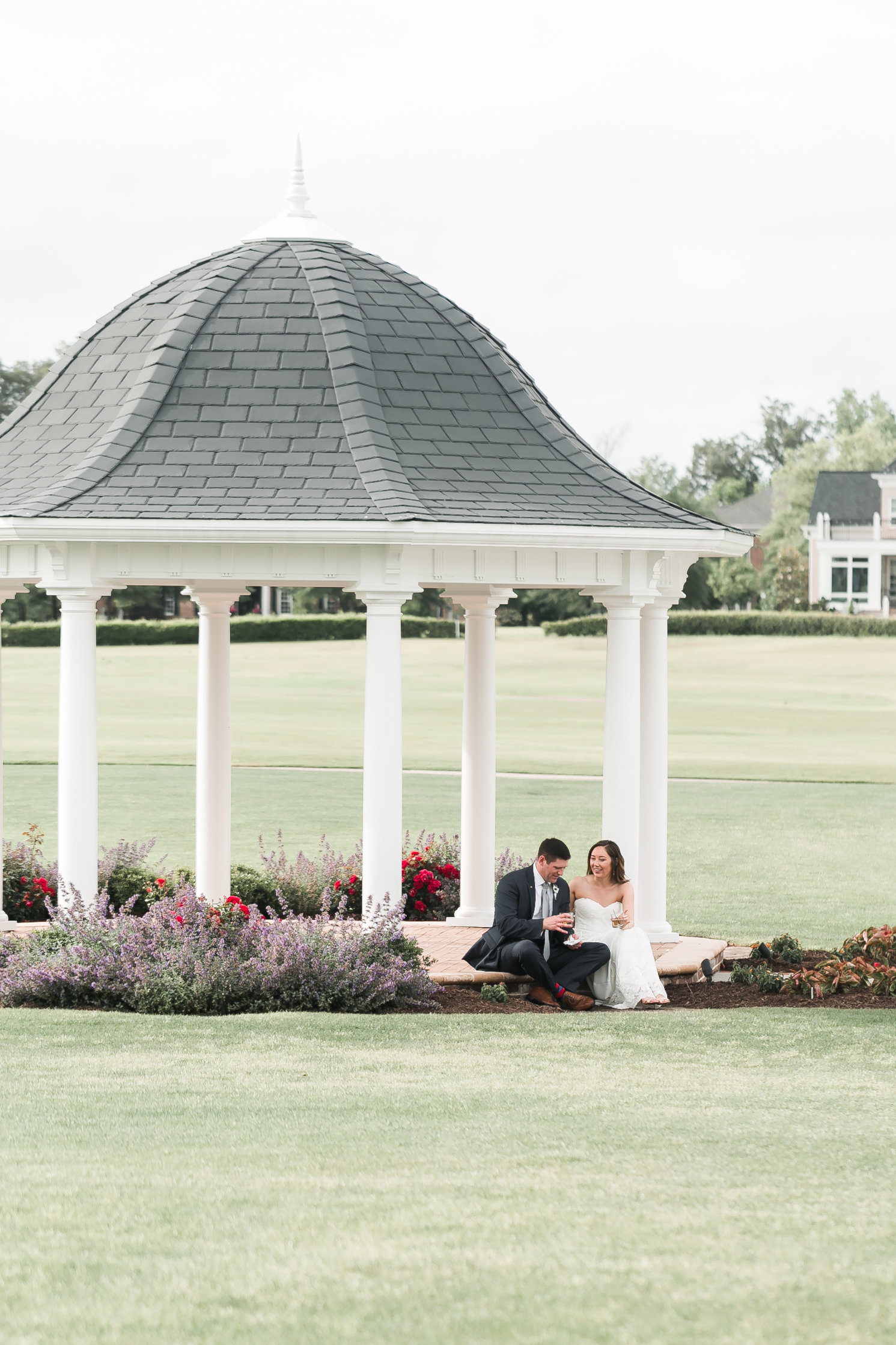Two Rivers Country Club Classic Memorial Day Wedding by Elizabeth Friske Photography-61