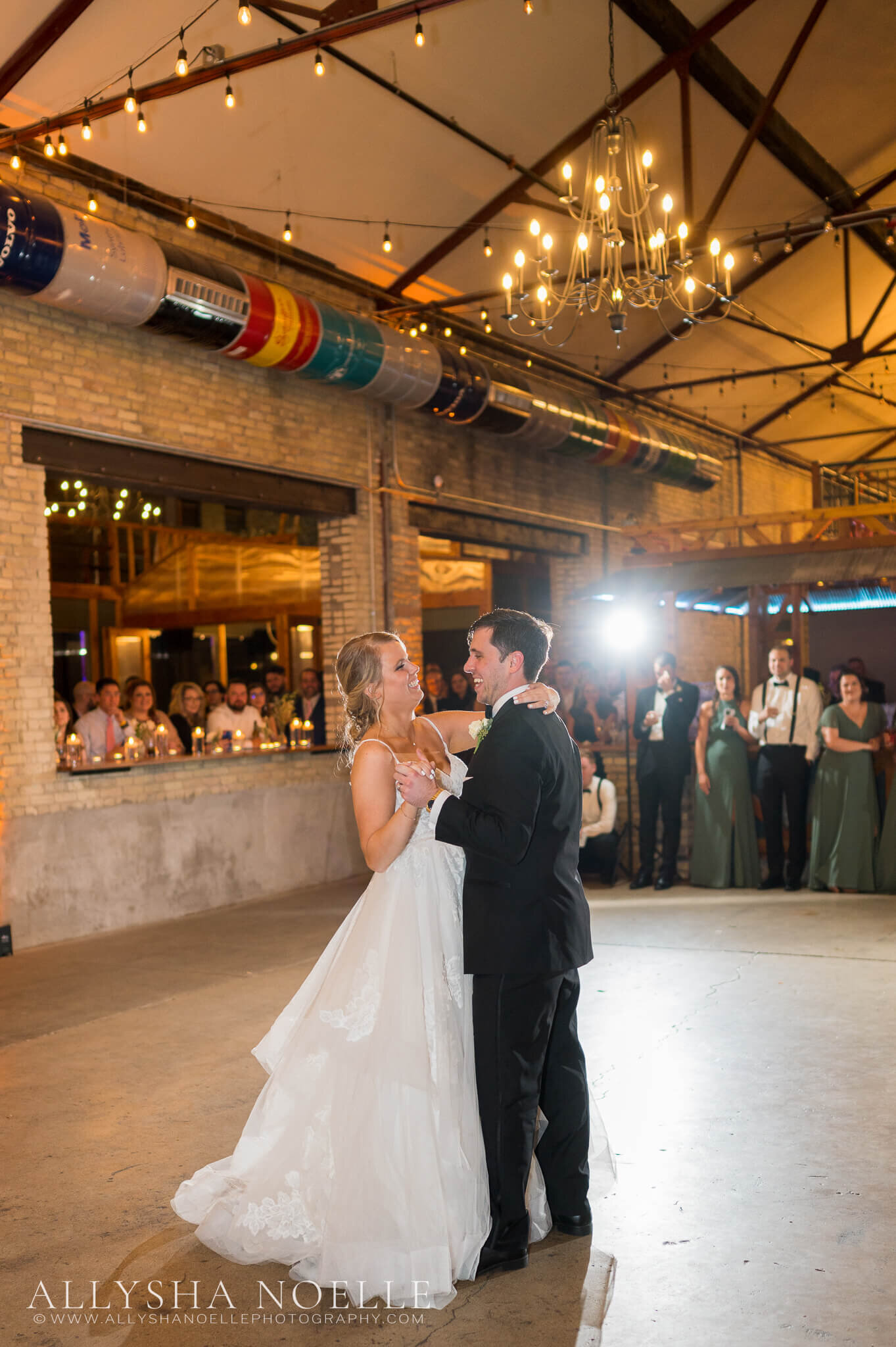 Wedding-at-The-Factory-on-Barclay-in-Milwaukee-1061