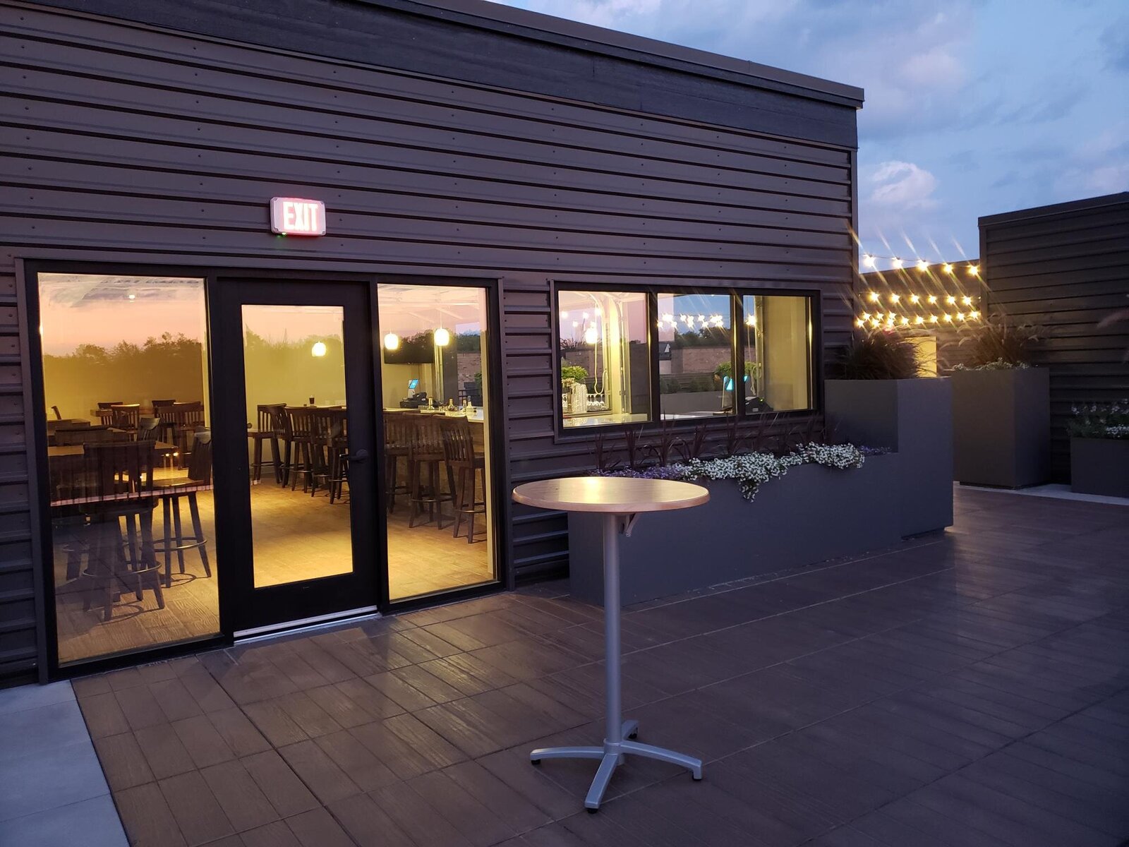 outsidebarview