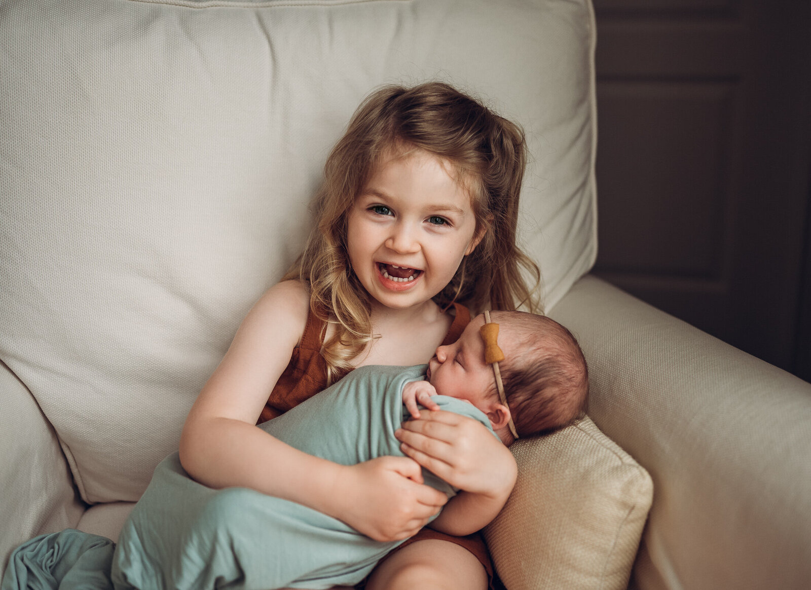 In-home lifestyle family session with newborn in Indianapolis