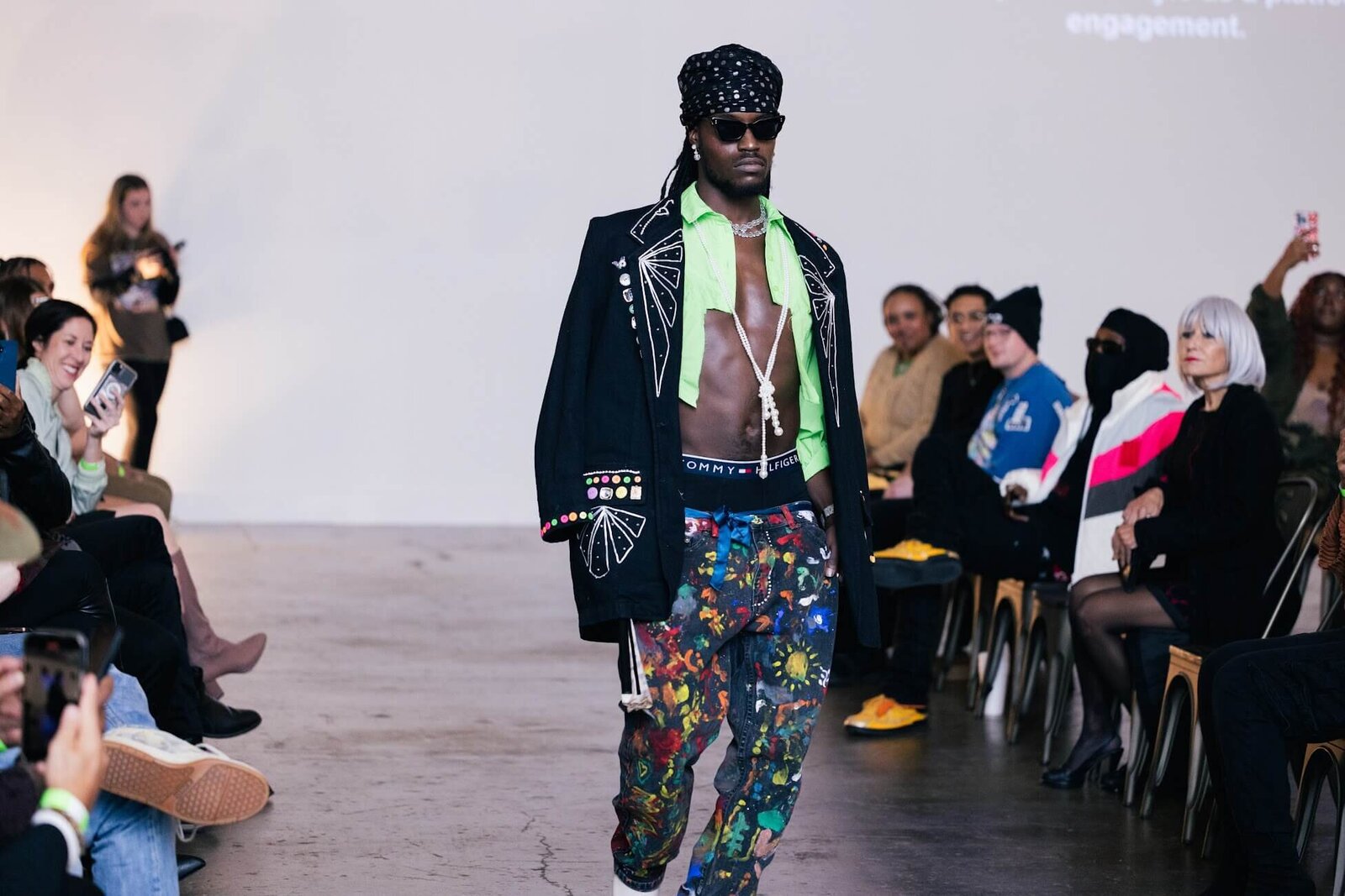 SmokinontheRunwaypt1-16