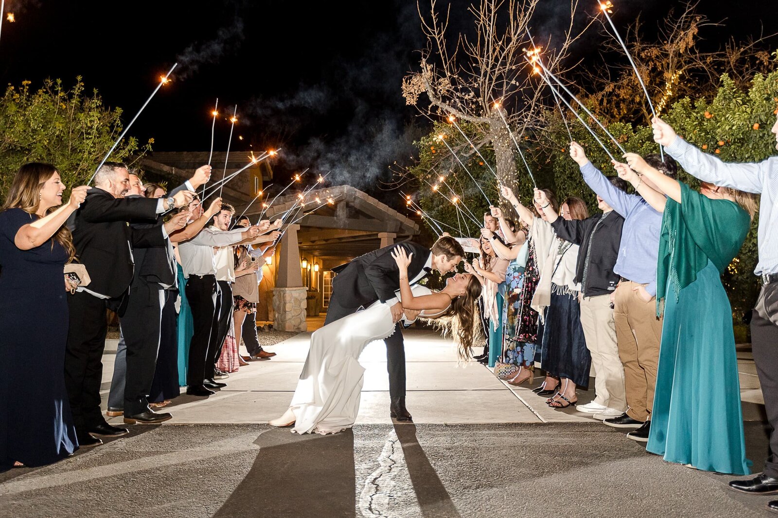 Phoenix-Wedding-Photographer-and-Videographer-Venue-at-the-Grove-WoodWed-1808