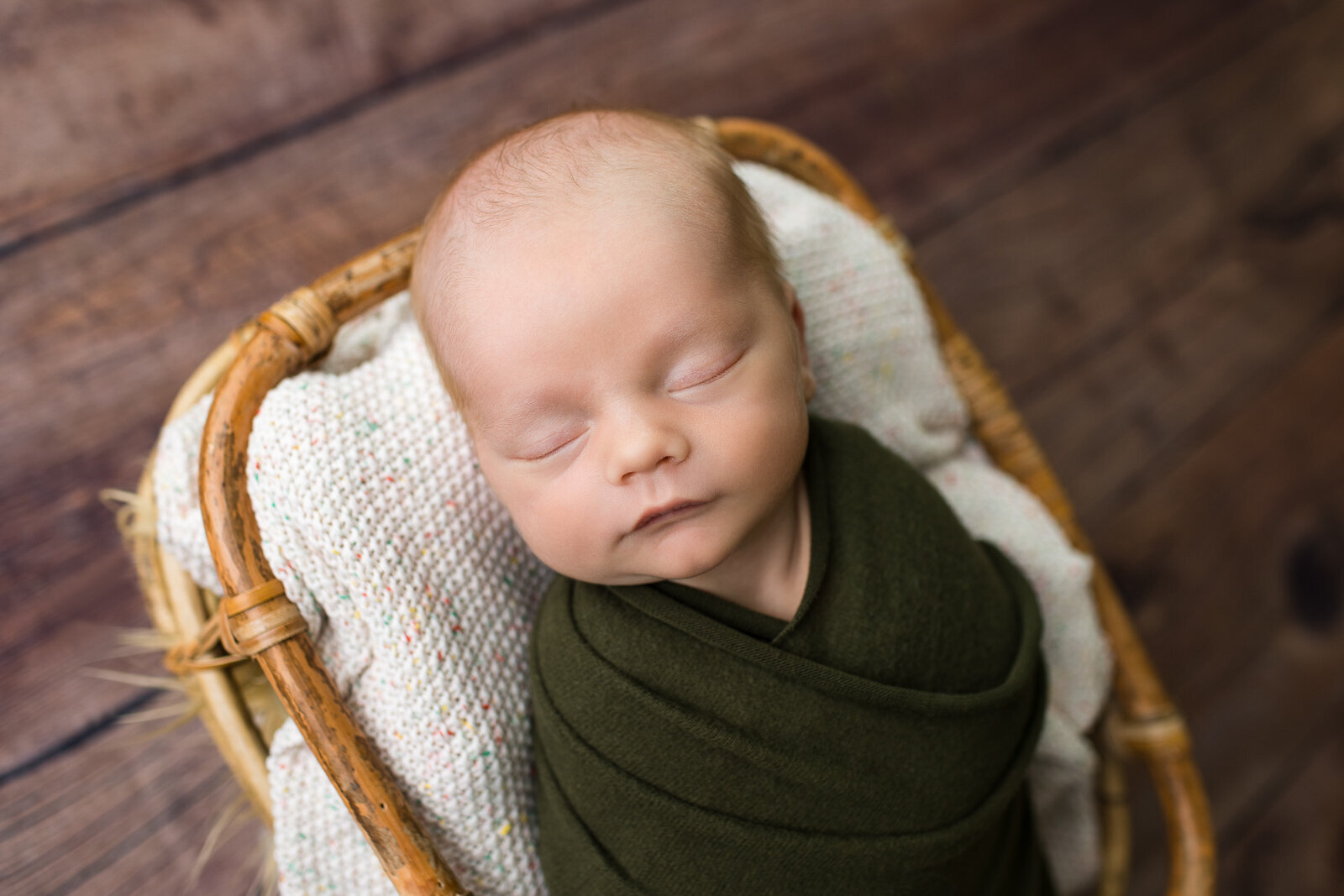 At-home_newborn_lifestyle_photography_session_Georgetown_KY_photographer_baby_boy