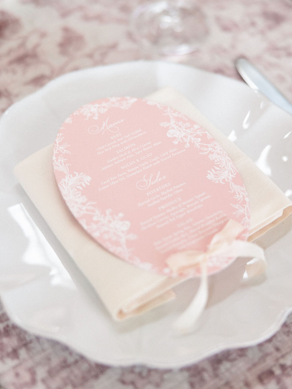 oval-menu-with-bow
