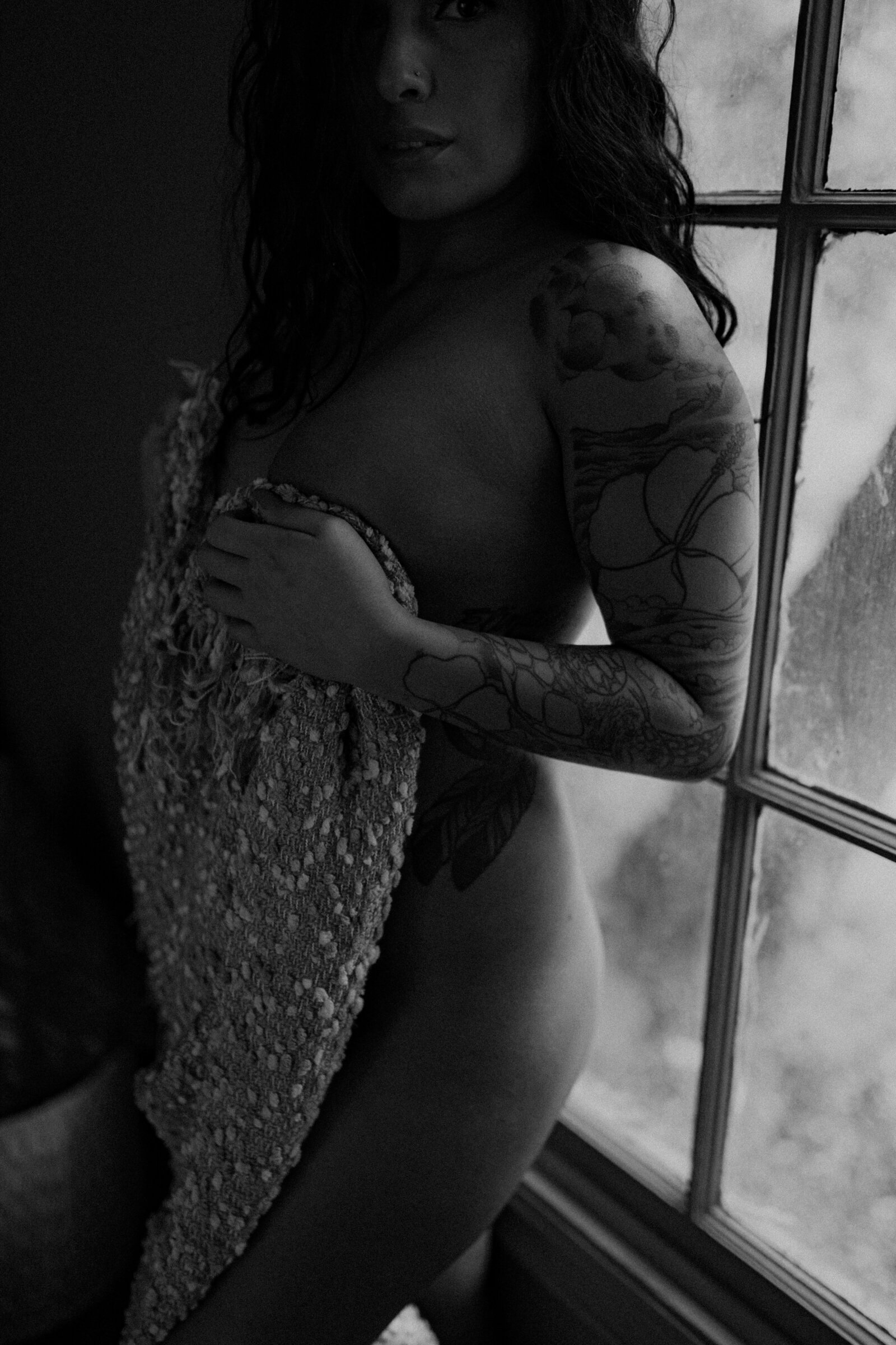 Temecula, California Boudoir photographer Yescphotography Black and White photo