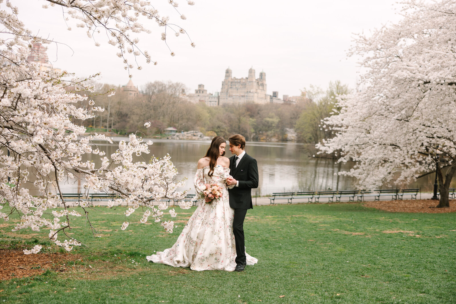 laura perez photography New york city elopement in central park during cherry blossoms-43