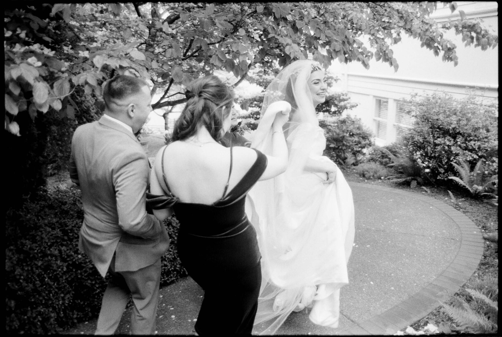 Jess-Buckley-Documentary-Wedding-Photographer-Film-73