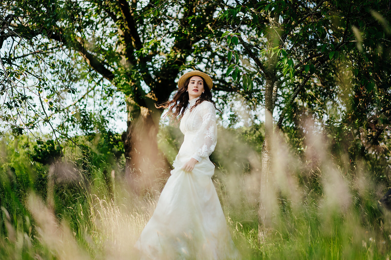 Long-sleeve-lace-wedding-dress-JoanneFlemingDesign-AngelaWardBrownPhoto (8)