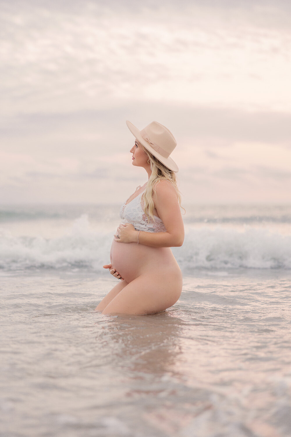 beach maternity photographer