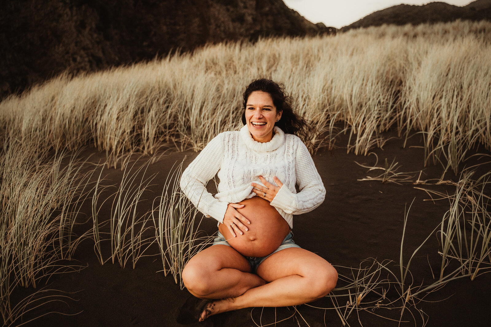 Tauranga-beach-maternity-waterfall-pregnancy-43