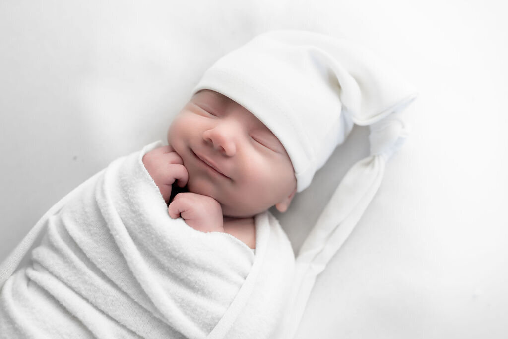 DEL0812NEWBORNSTUDIOSESSION-6