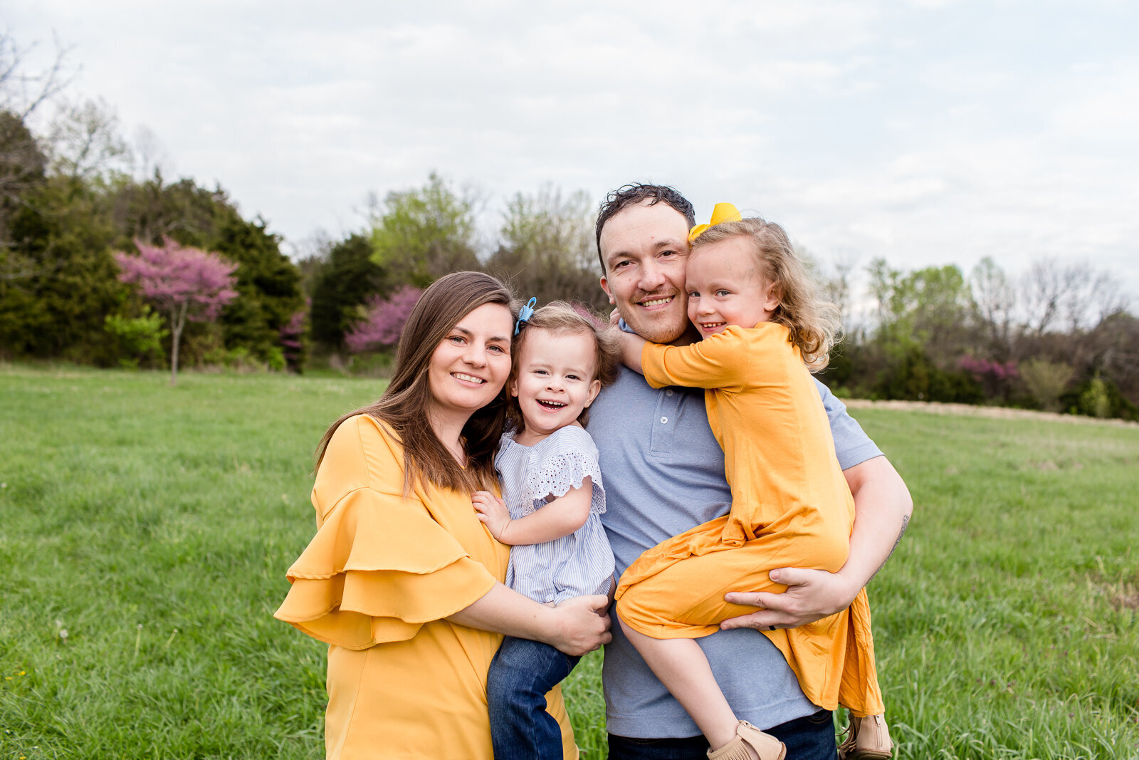 spring_outdoor_family_lifestyle_photography_session_Frankfort_KY_photographer-5
