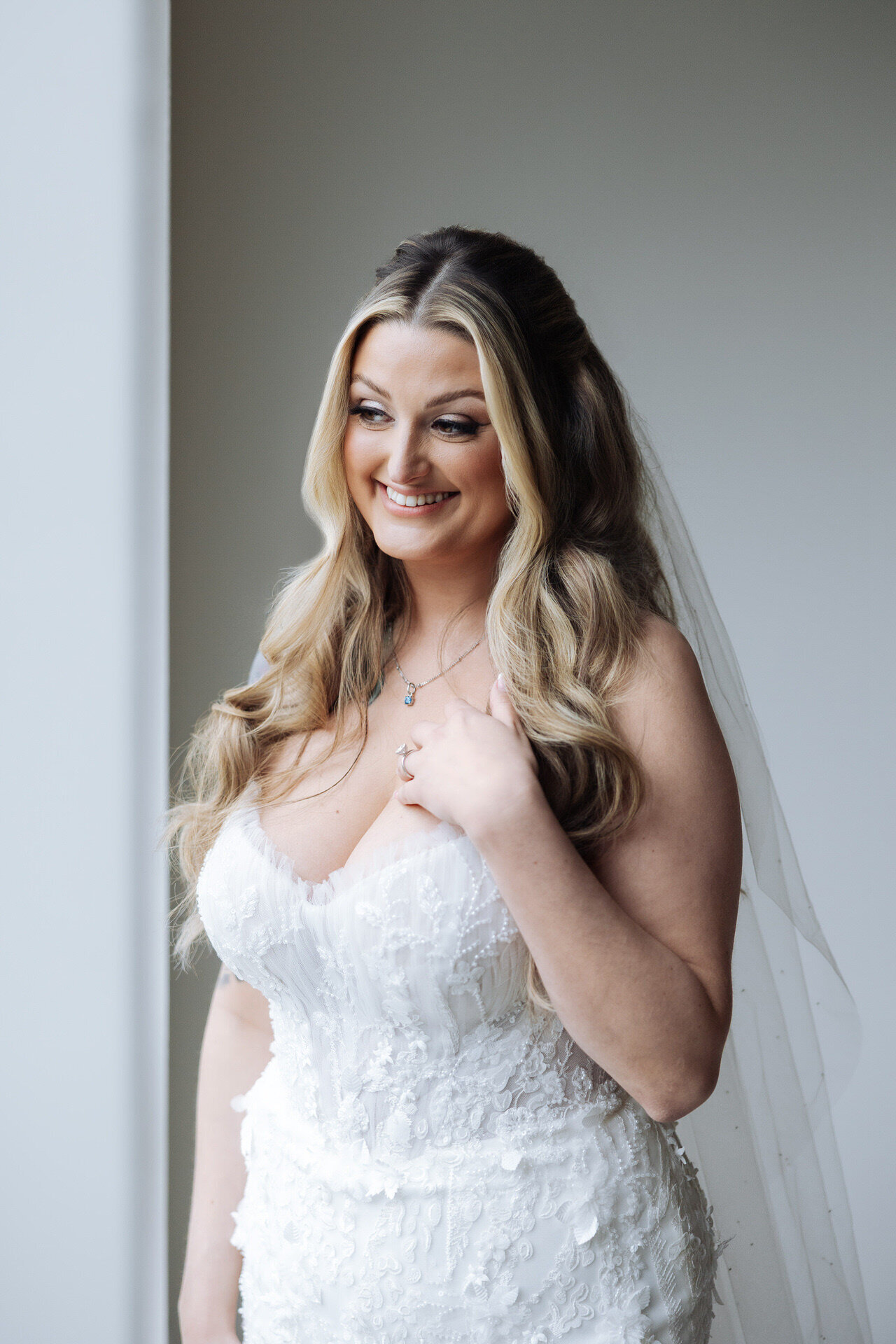 bride-portrait-getting-ready-morning