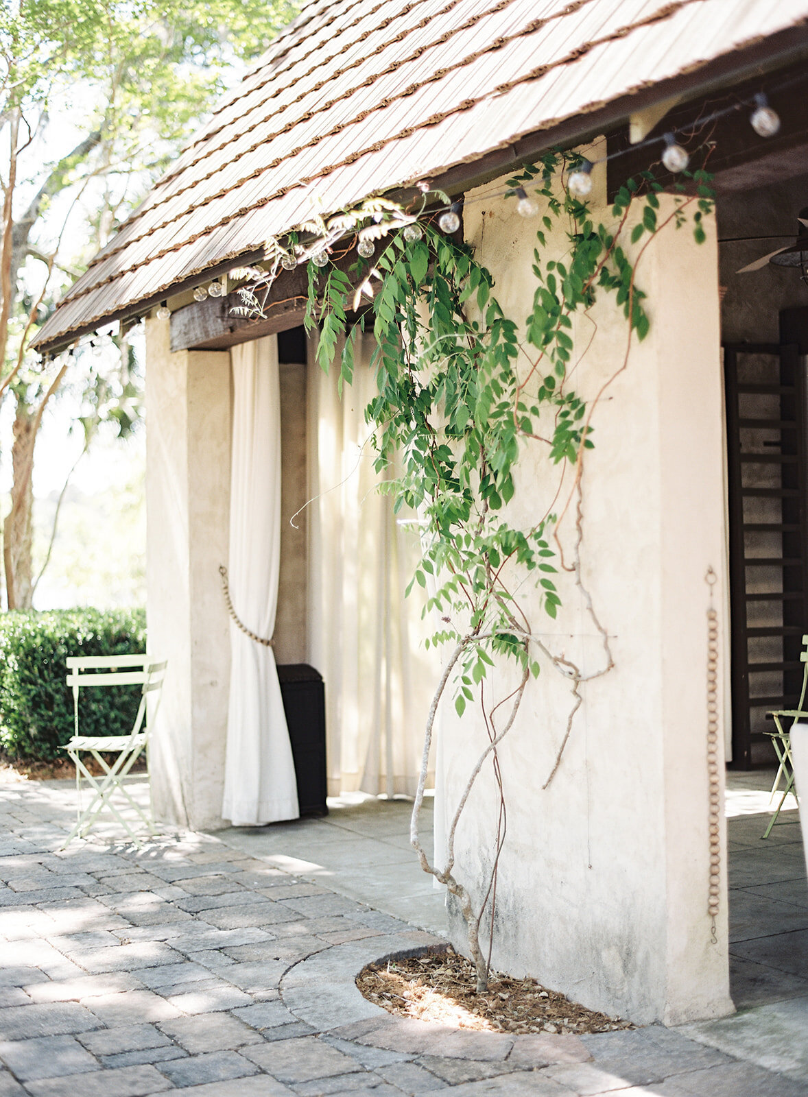 Private wedding in Charleston photographed by wedding photographers in Charleston Amy Mulder Photograph