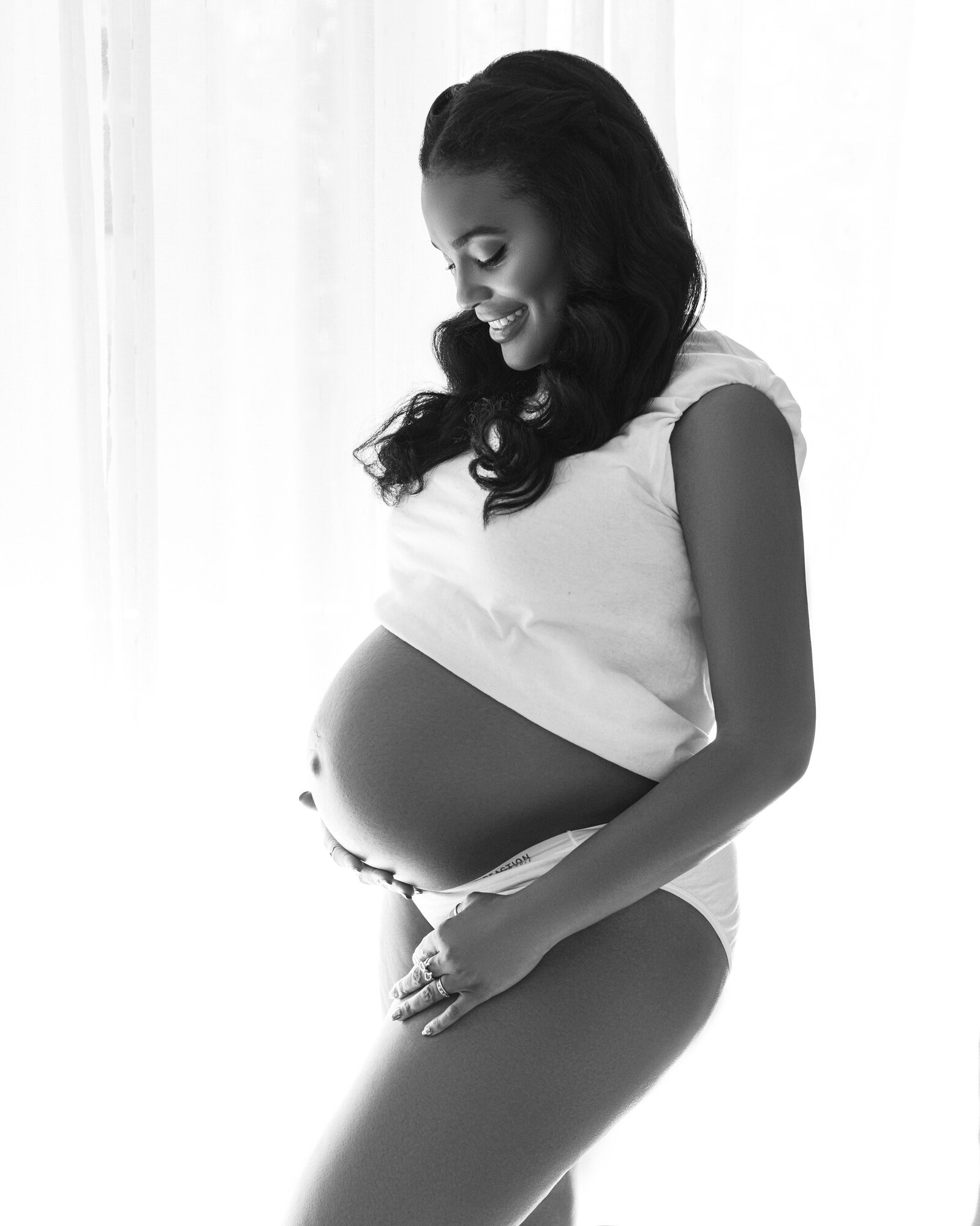 High key maternity photography by Daisy Rey in New Jersey