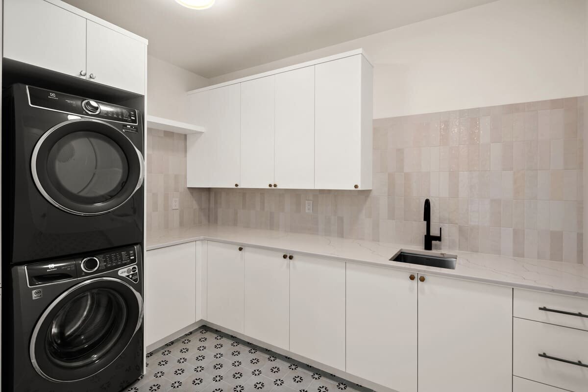 Livingston-Custom-Homes-West-Kelowna-Spec-Build-Laundry