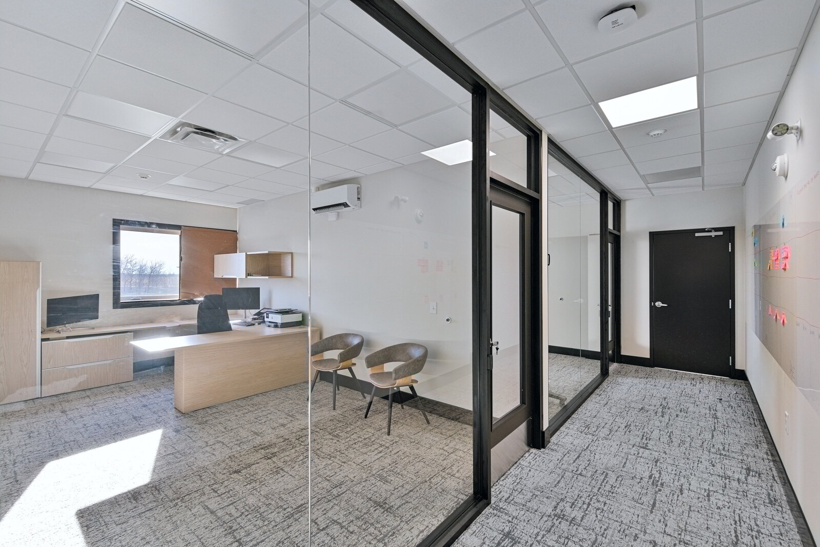 Yakta Building 44