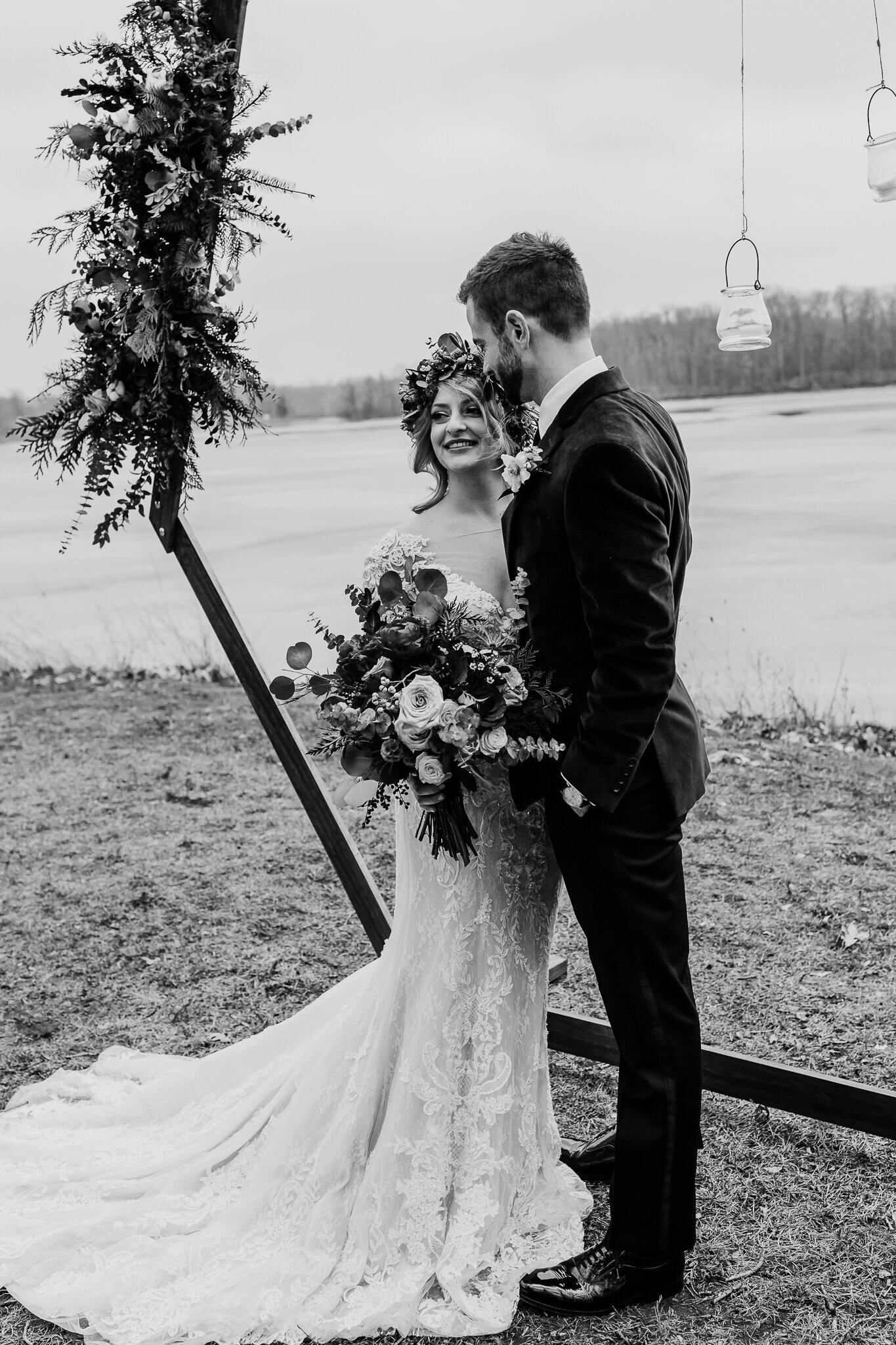SHELBY_AND_ROCHESTER_HILLS_MICHIGAN_WEDDING_PHOTOGRAPHER|Courtney_Lushaj_Photography_15