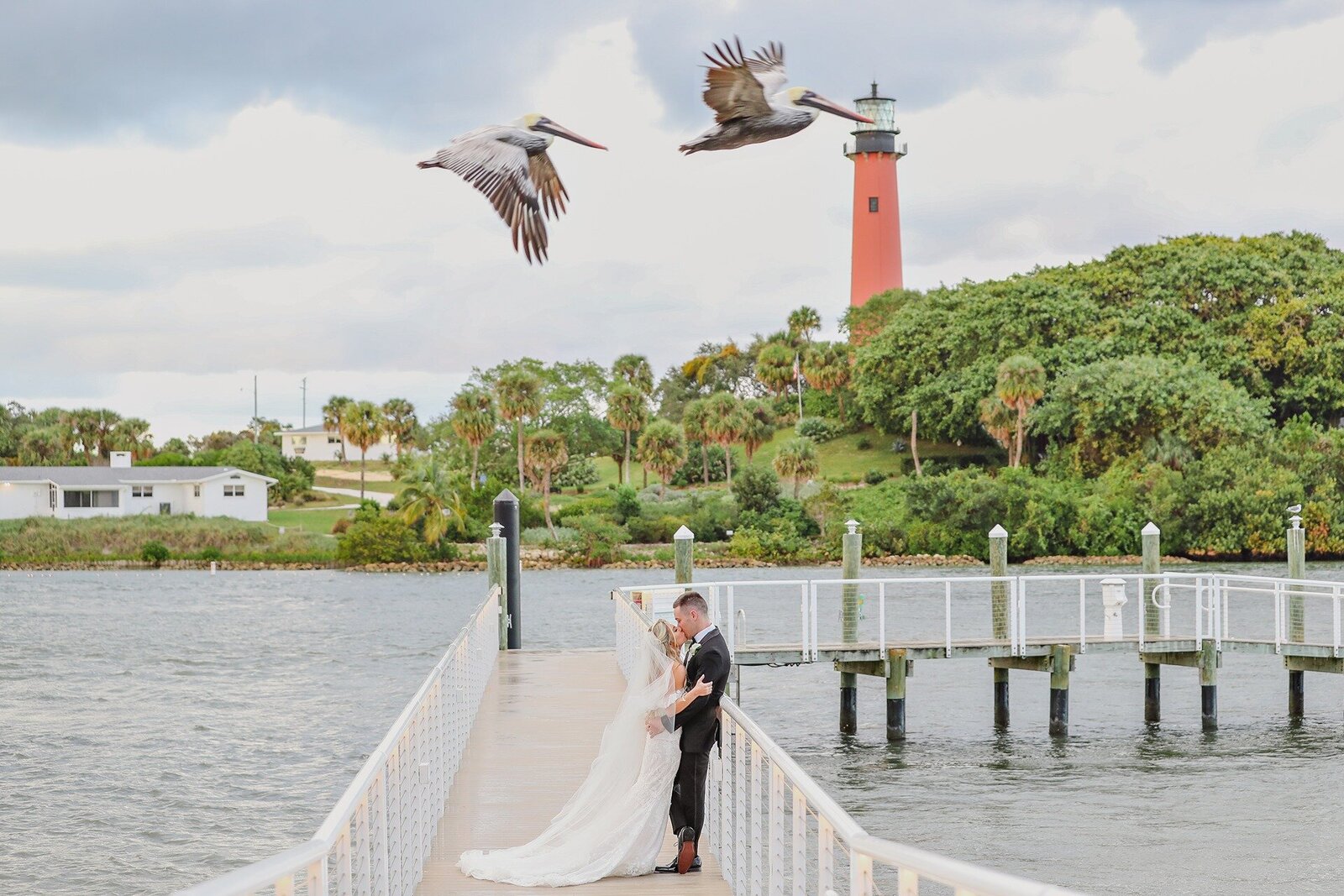 bride-groom-pelican-club-pier