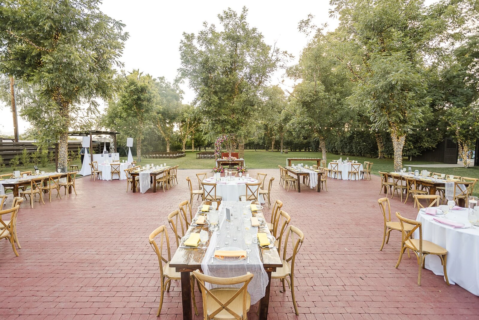 Phoenix-Wedding-Photographer-and-Videographer-Venue-at-the-Grove-PayWed-1050