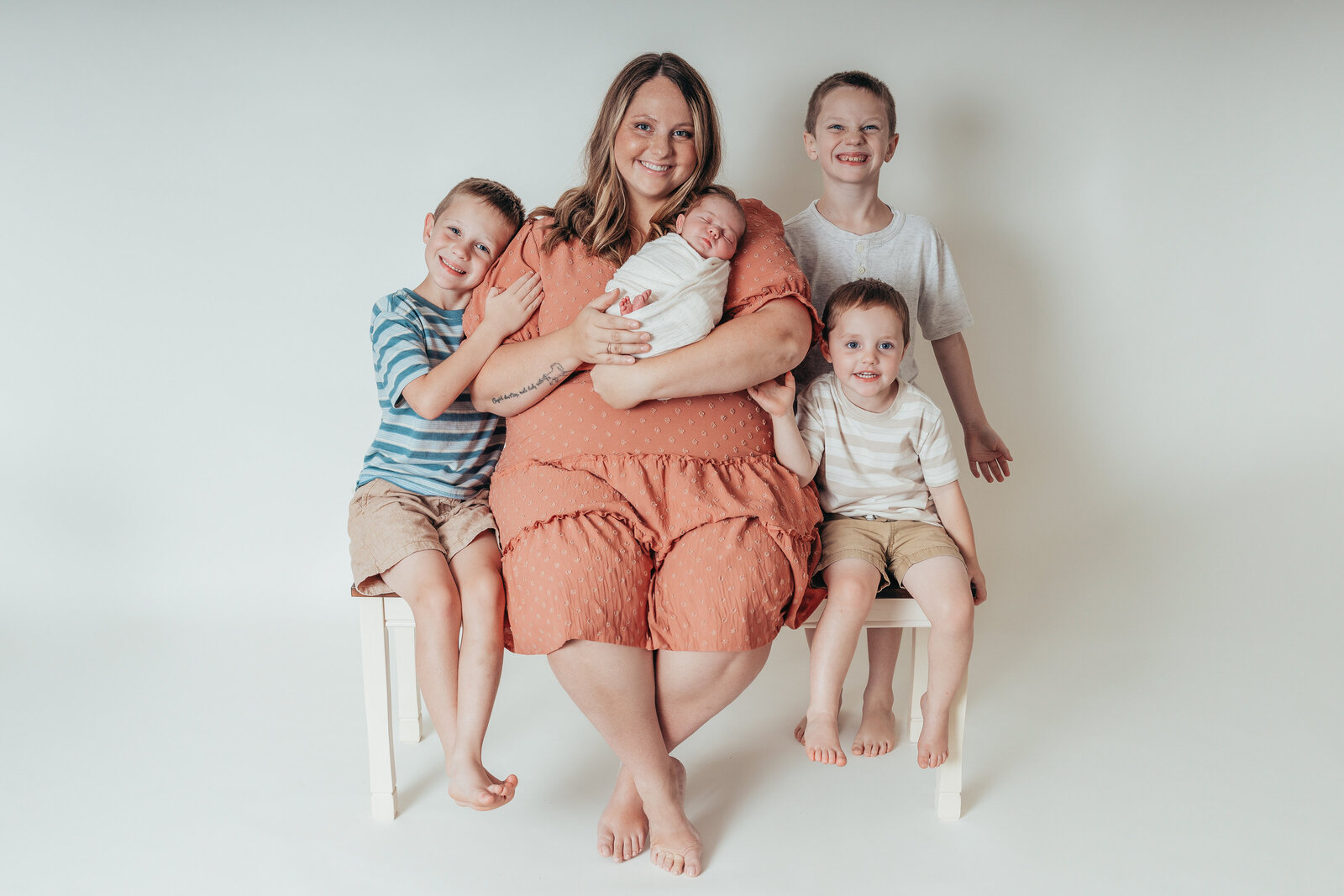 family newborn photos indiana
