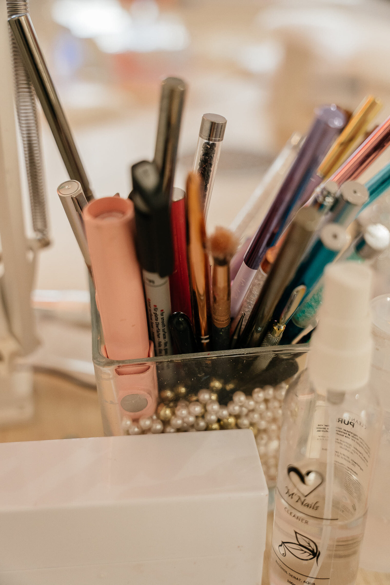 interieur-institut-nail-artist-pinceaux-maisontokama-rennes