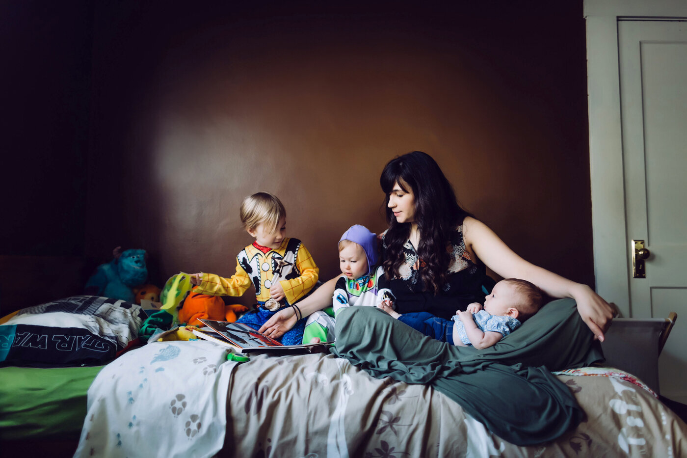 family photographer, columbus, ga, atlanta, documentary, photojournalism, reading bedtime stories_1047