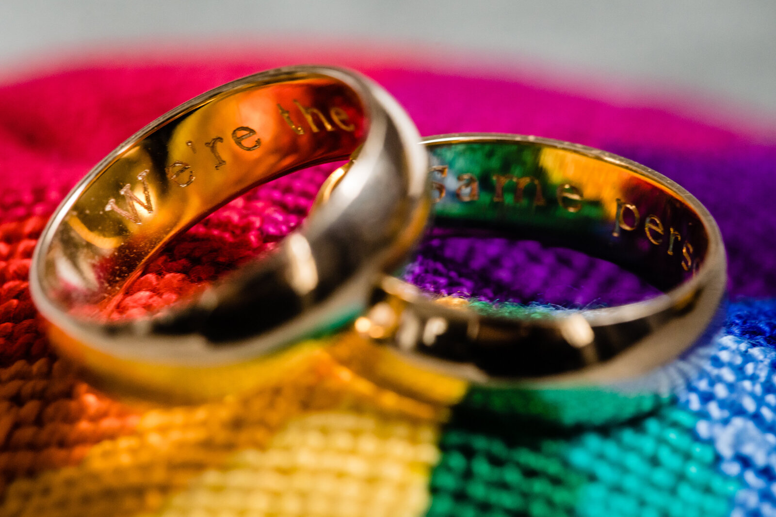 01-Colorful-Backyard-Wedding-rings