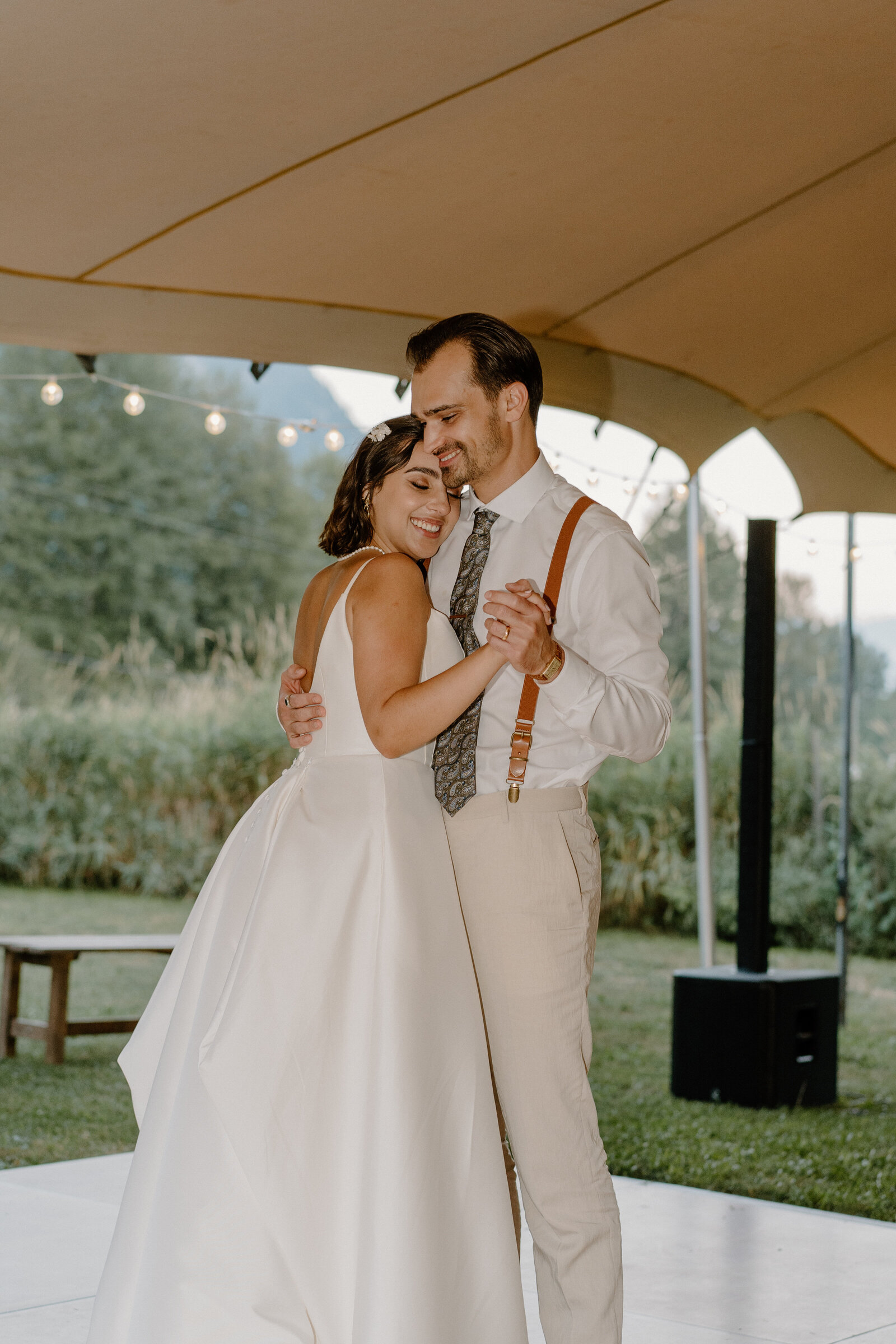 Marina+Jake-Dancing-Wedding-Pemberton-BrookeMosPhotography-08410