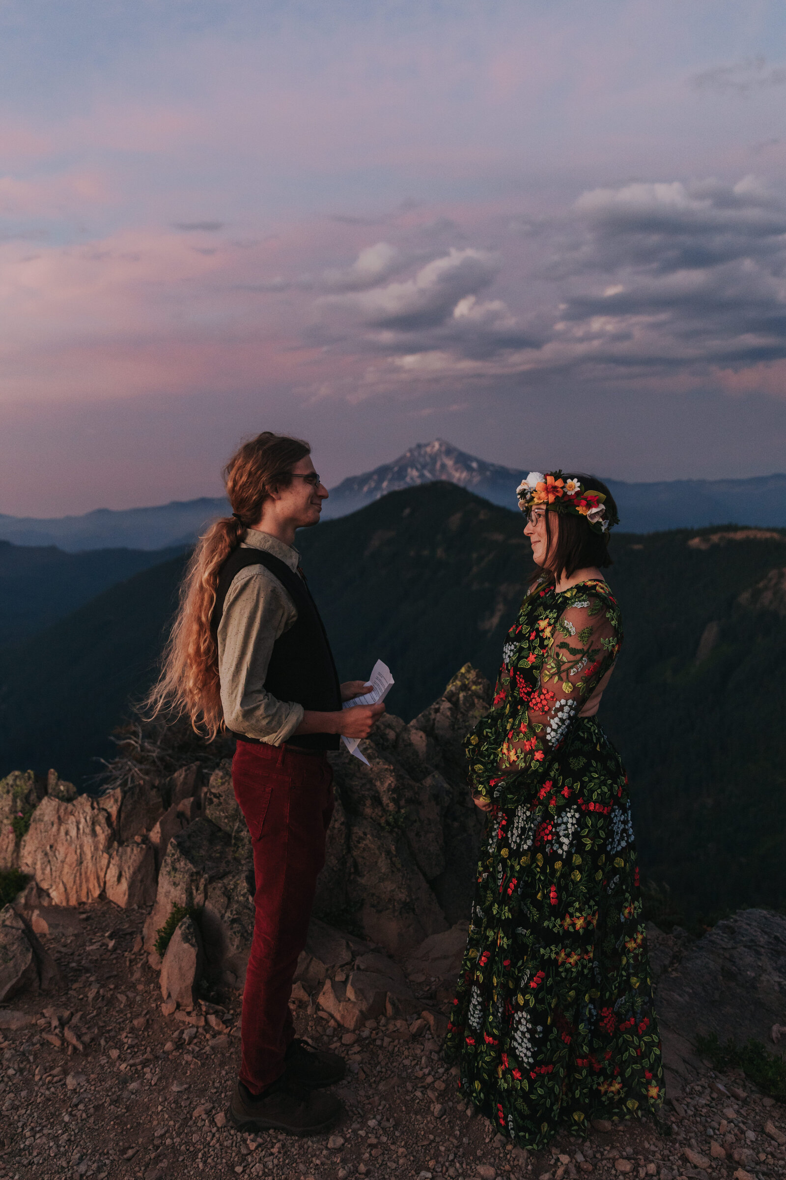 Marissa-Solini-Photography-Oregon-Hiking-Elopement-Emily&Jordan-23