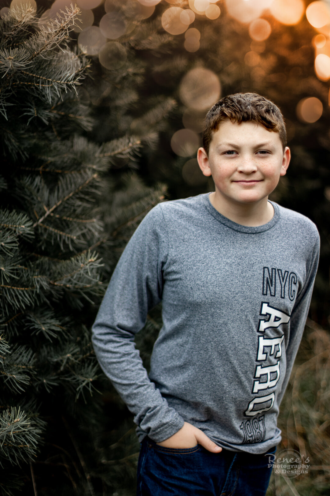 renees-photography-and-designs_christmas-tree-farm_family-children-photoshoot_new-river-valley_blue-ridge-mountains-sm--7