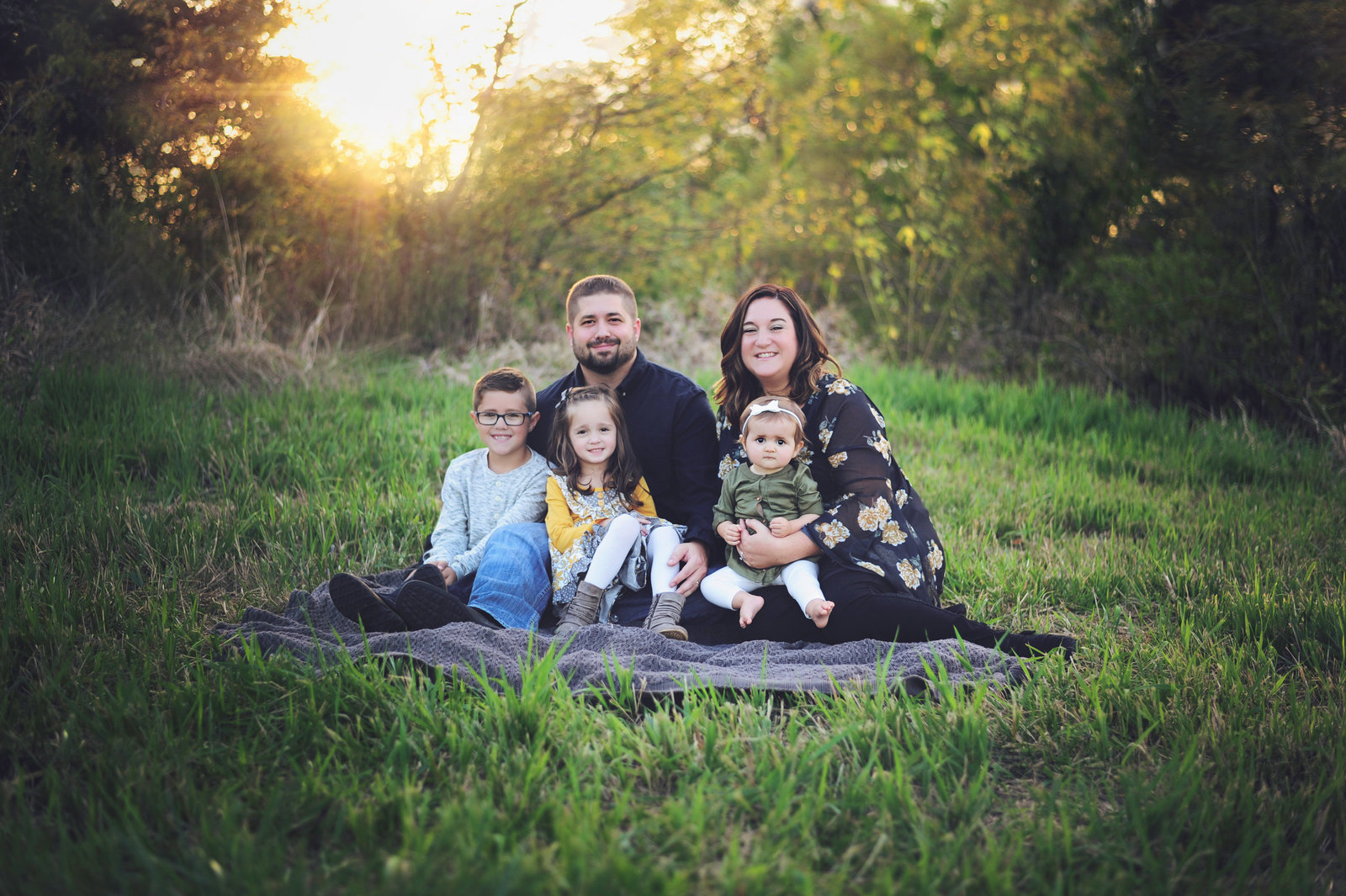 Family portraits at sunset in Forsyth, IL