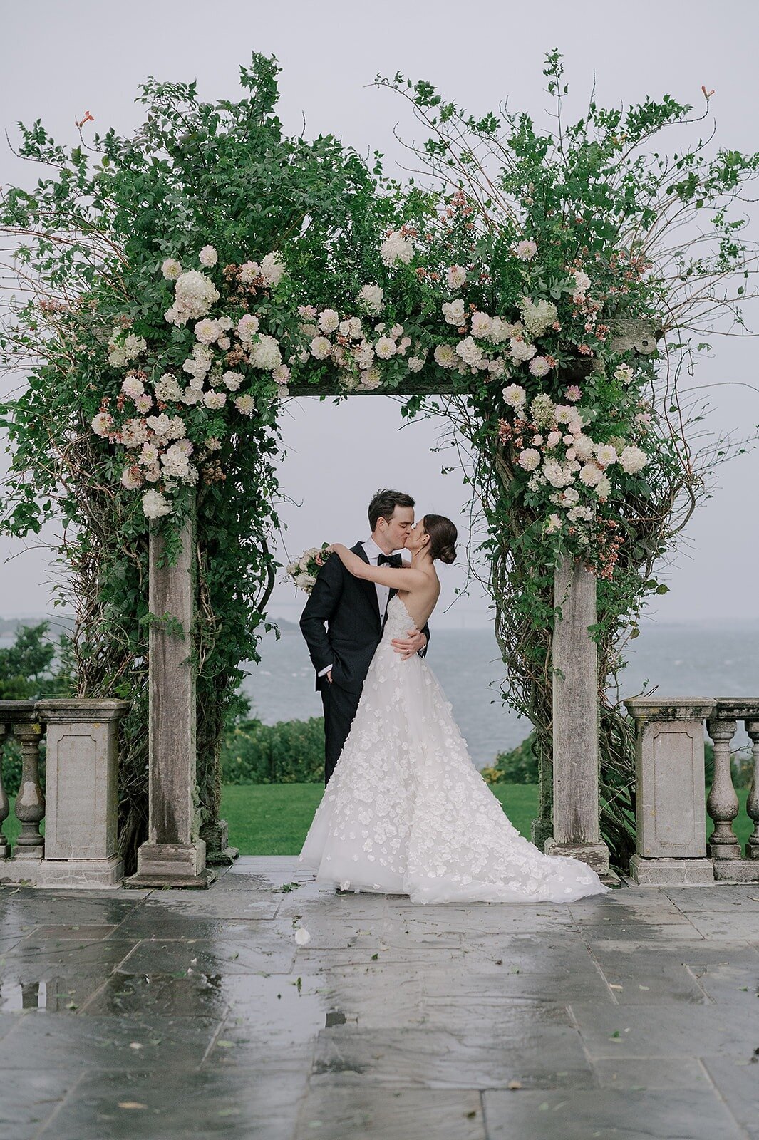 leila-james-events-newport-rhode-island-luxury-wedding-planner-castle-hill-wedding-coastal-wedding-photographer-stephanie-veglianteBride_Groom-106 copy
