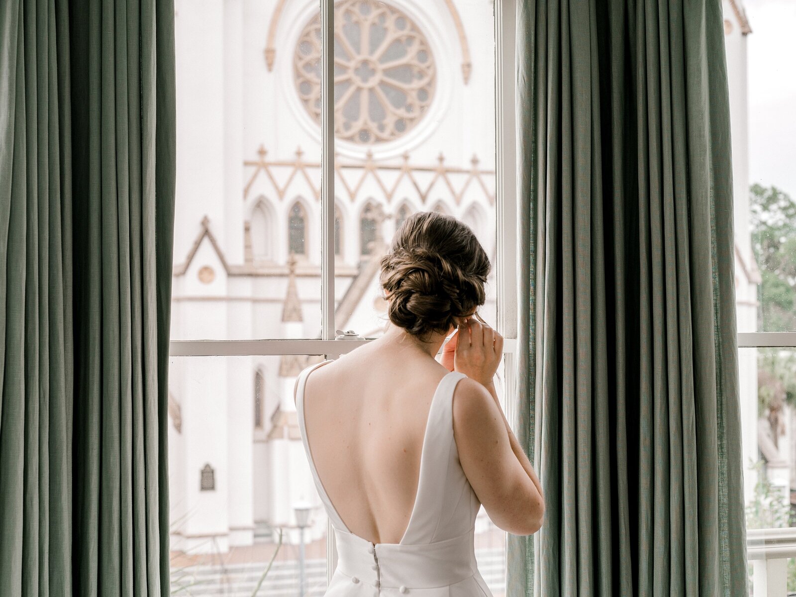 bride getting ready airbnb