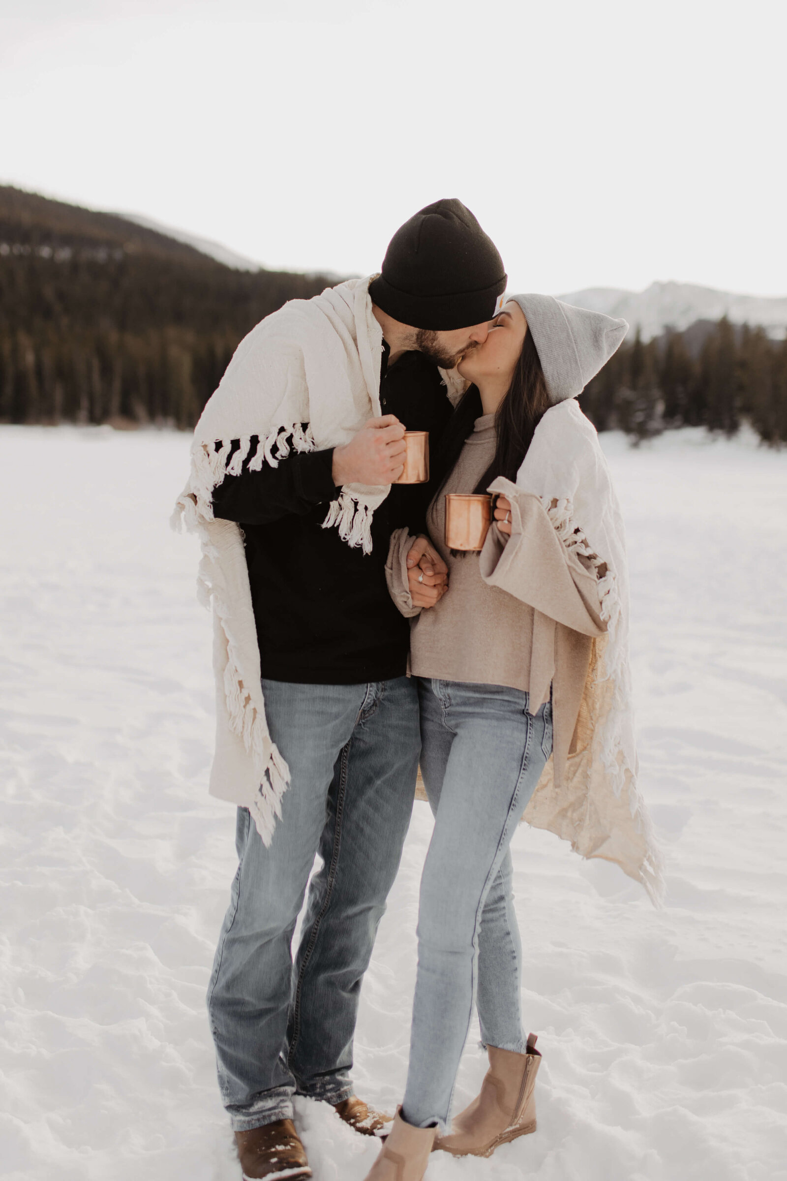 Cozy colorado engagement session 