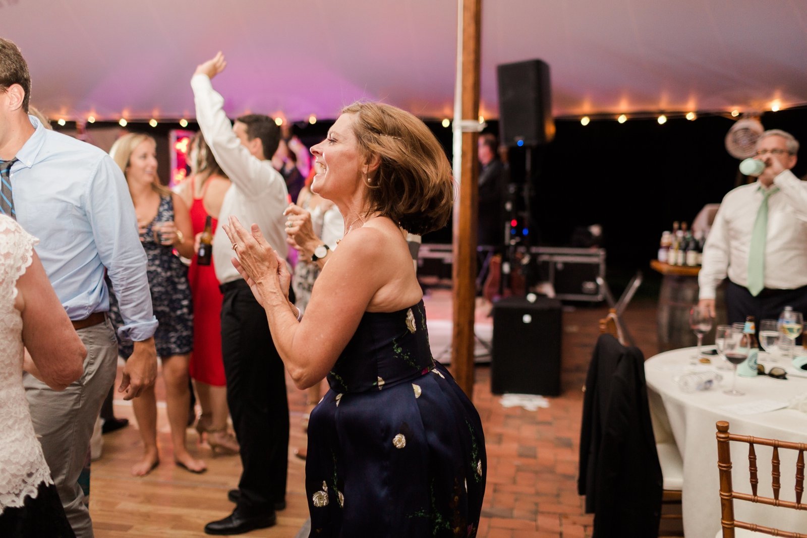 i-pink-floral-va-estate-wedding_1715