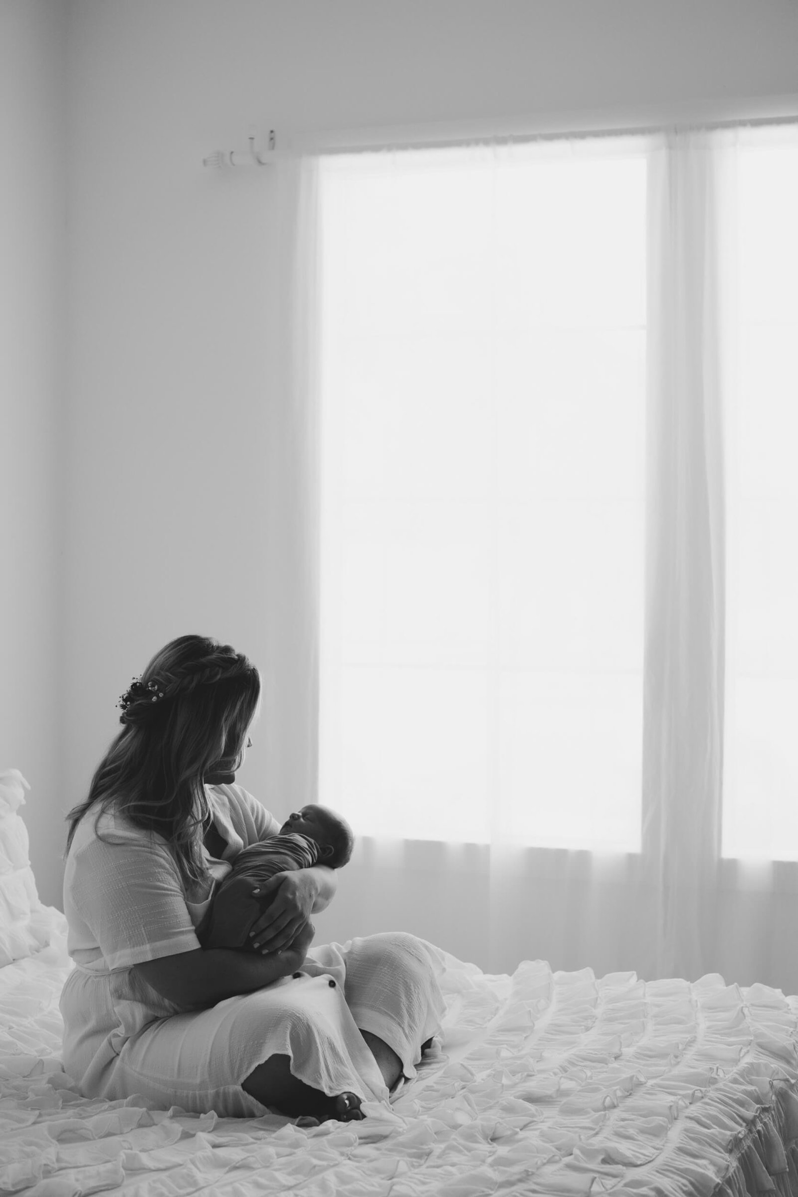 mommy and newborn portraits gilbert