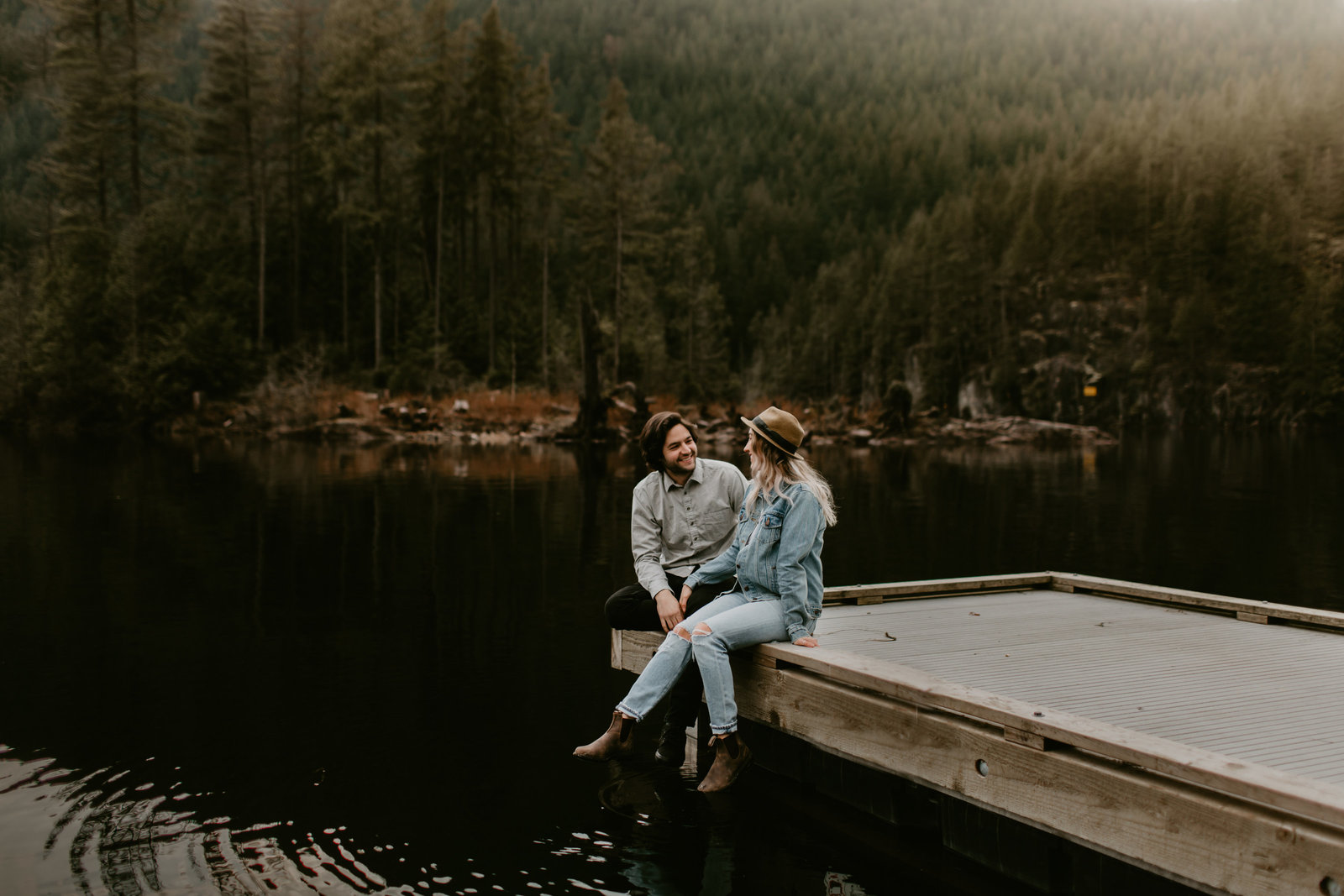 BUNTZEN-LAKE-ENGAGEMENT-MEGHAN-HEMSTRA-PHOTOGRAPHY-3