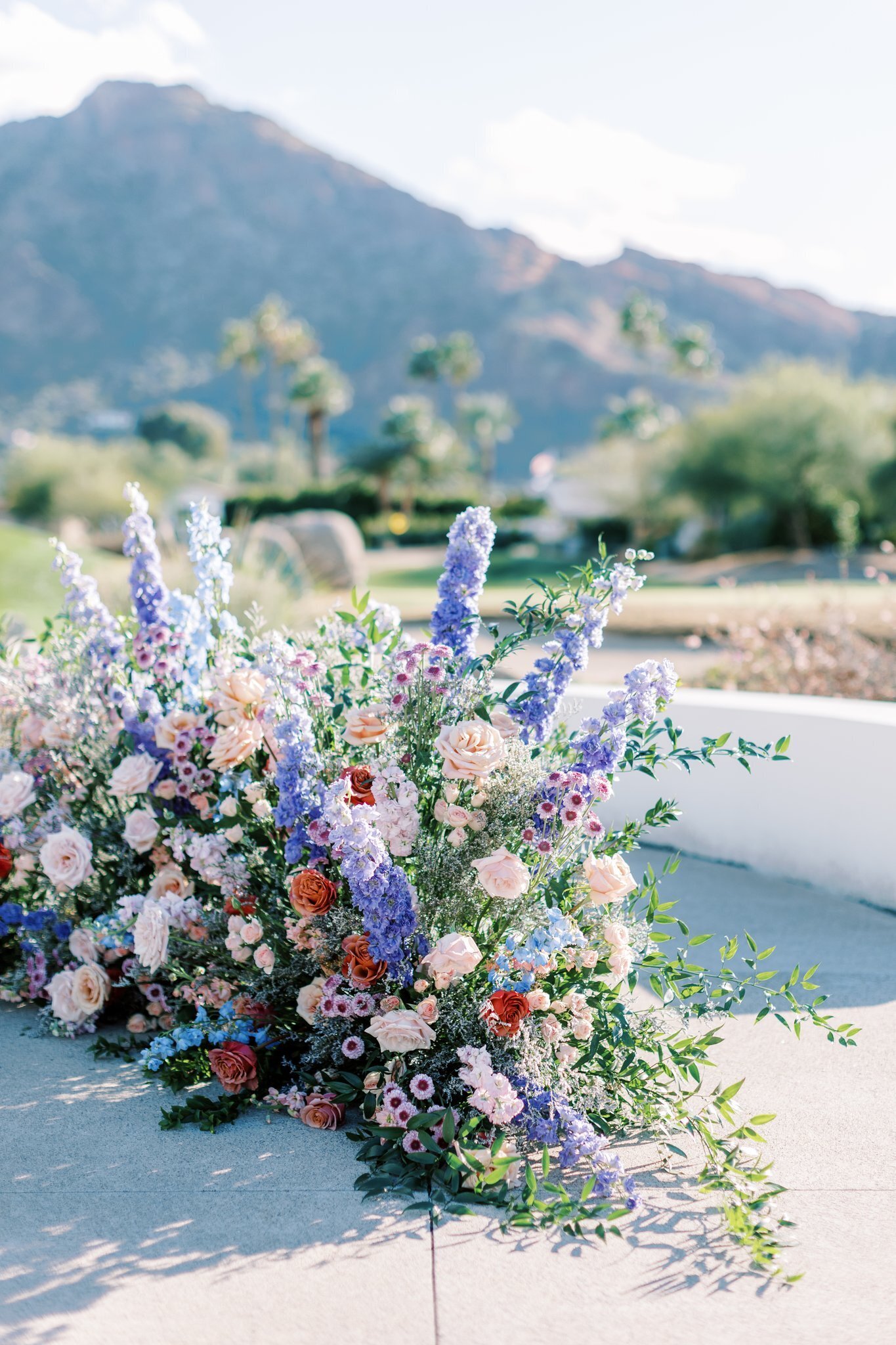 wedding-flowers-phoenix-white-blush-lavender-ceremony-arc
