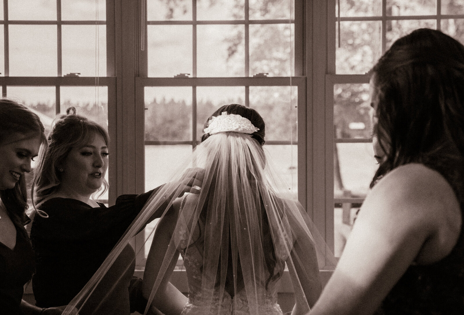 bridesmaids first look