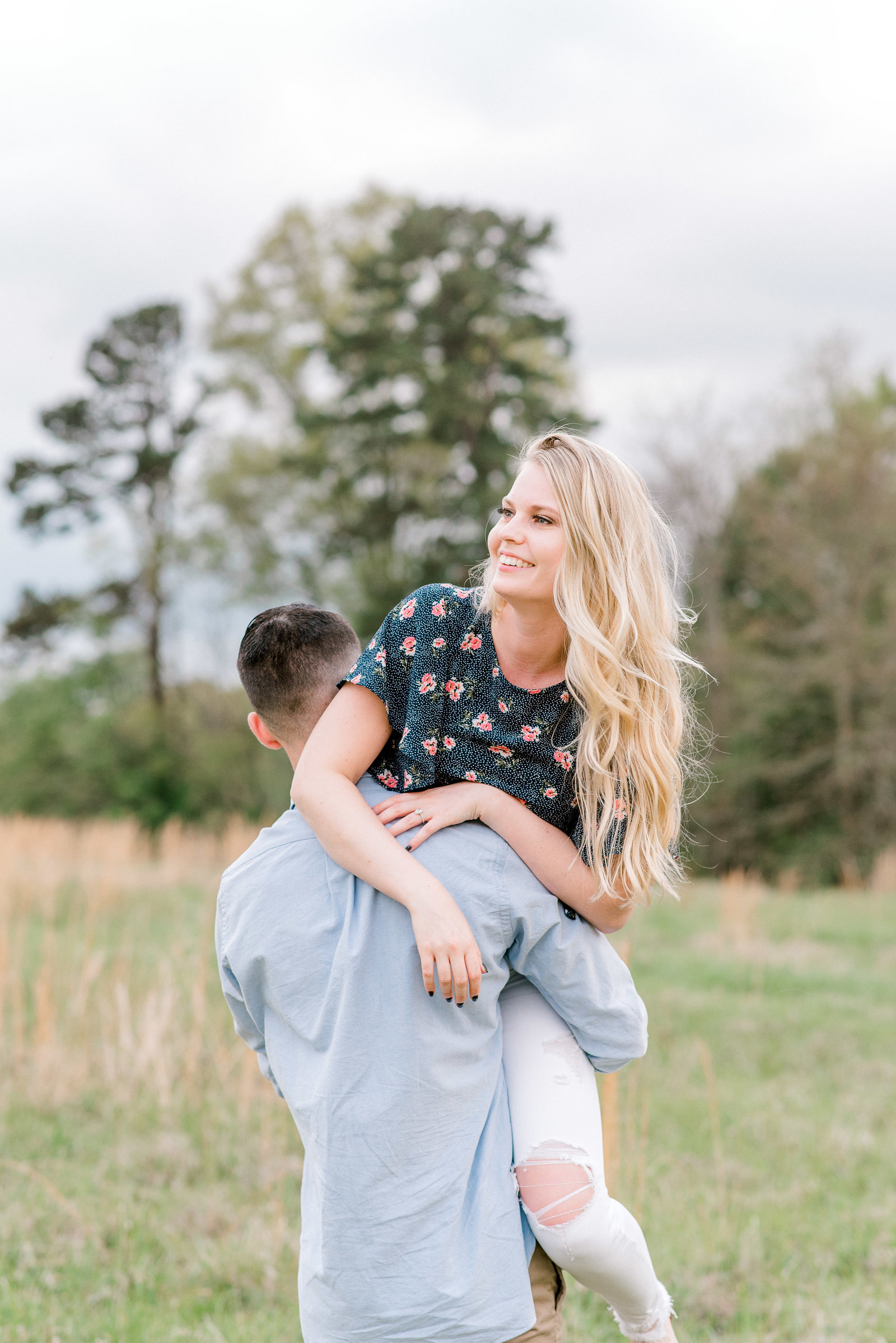 charlotte-engagement-wedding-photographer-clarks-creek-weddings-bride-style-me-pretty-session-wedding-fine-art-bright-and-airy-film-photographer-alyssa-frost-photography-2